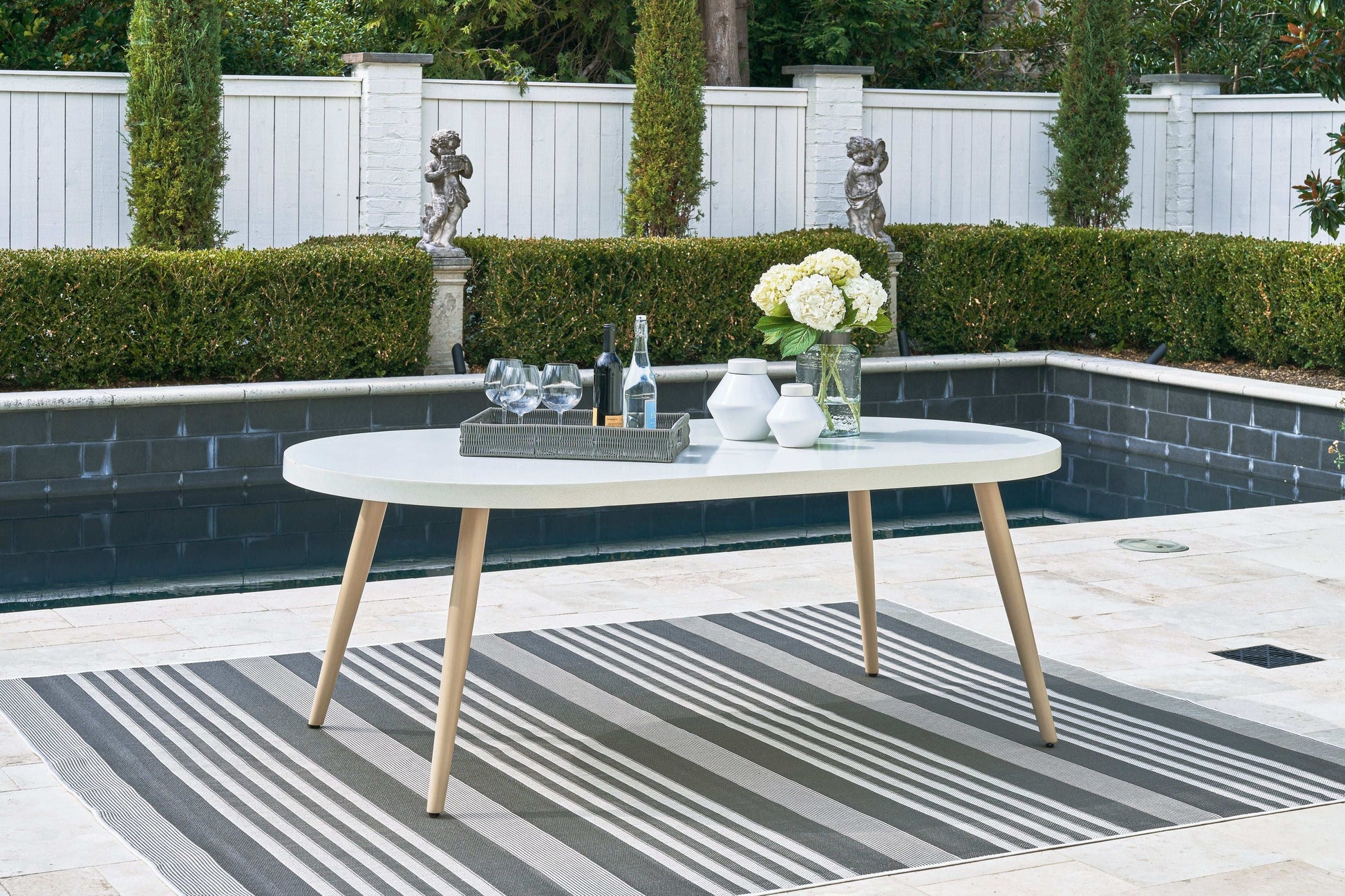 Seton Creek - Oval Dining Table With Umb Opt - White - Best Buy Furniture