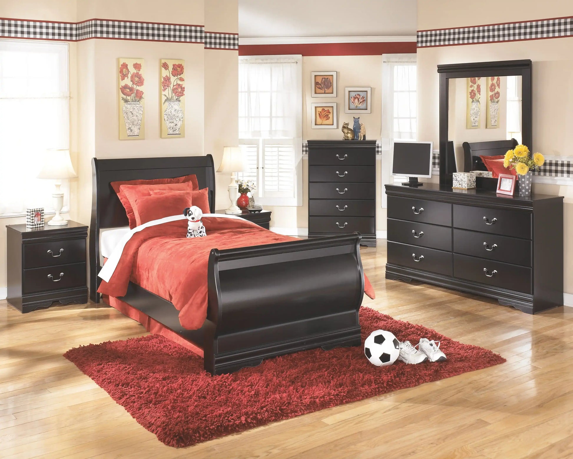 Huey Vineyard - Five Drawer Chest - Black - Best Buy Furniture