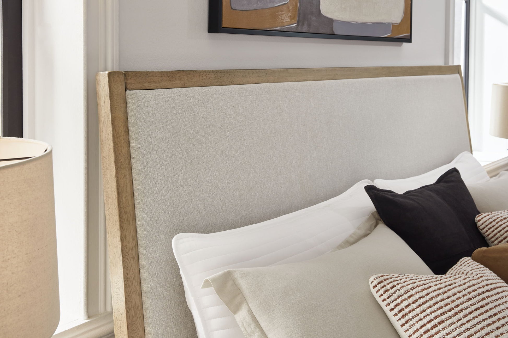 Tomtyn - Upholstered Bed - Best Buy Furniture