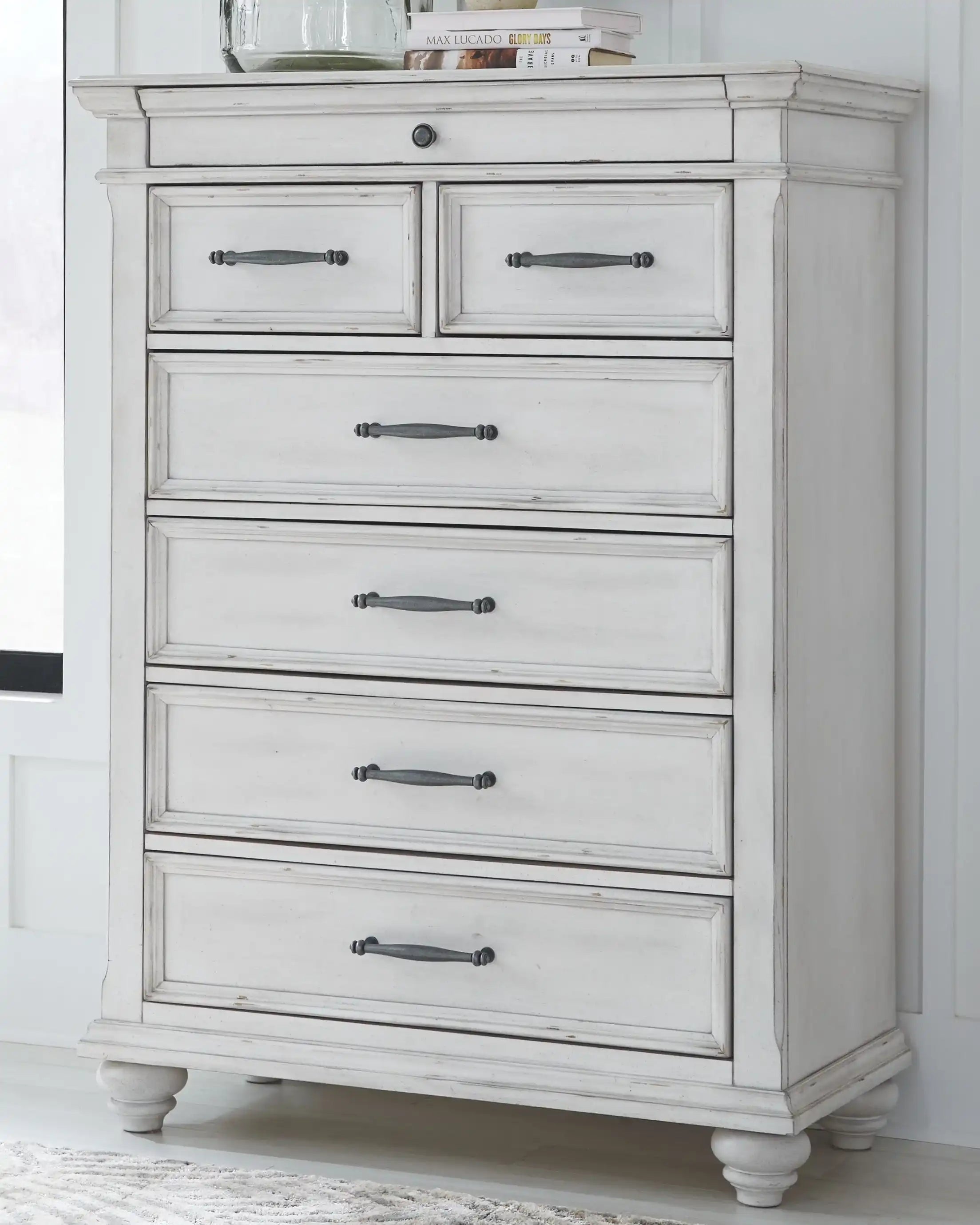 Kanwyn - Upholstered Bedroom Set - Best Buy Furniture