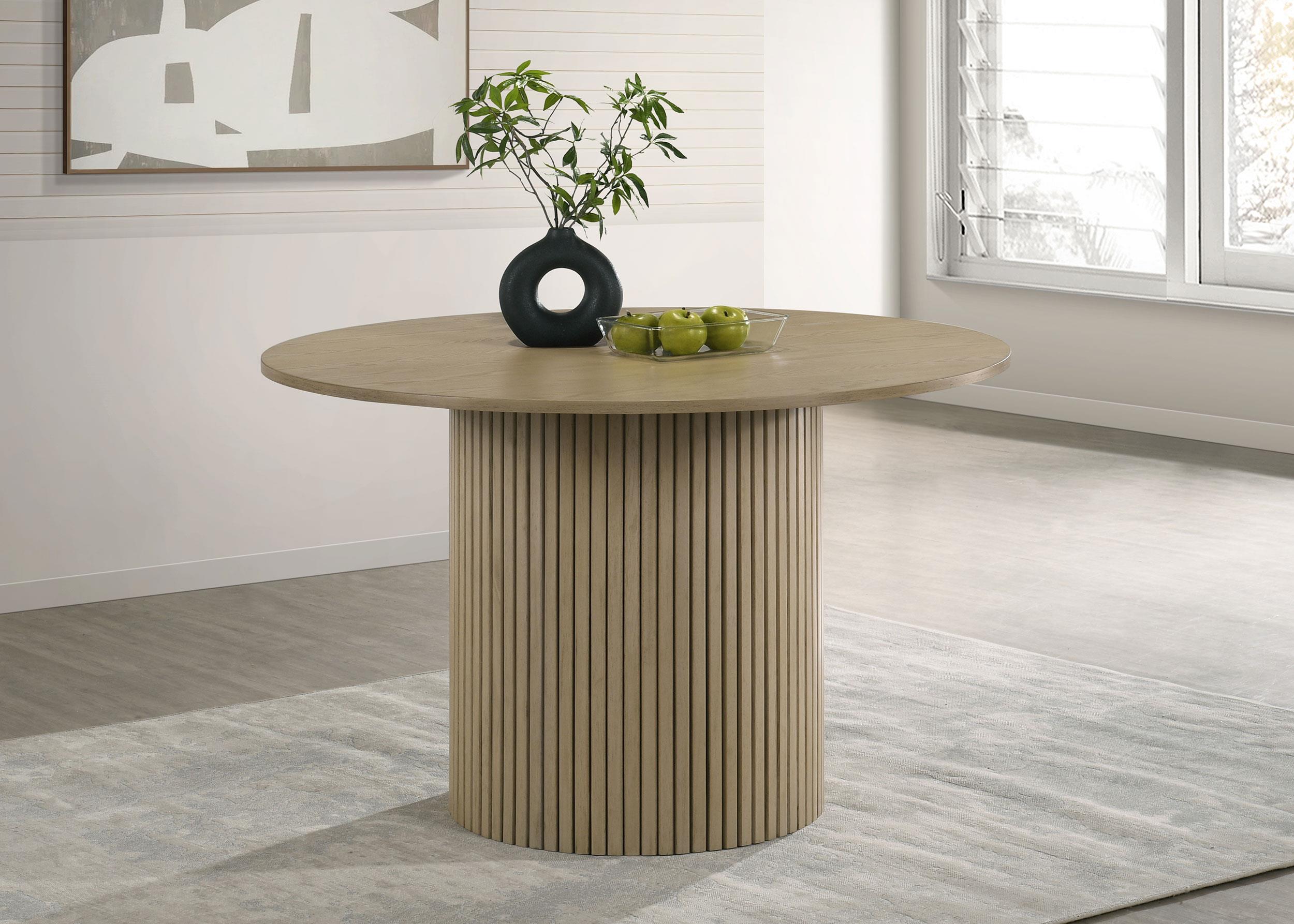 Hamlyn 43-inch Round Wood Dining Room Table Natural Oak-
