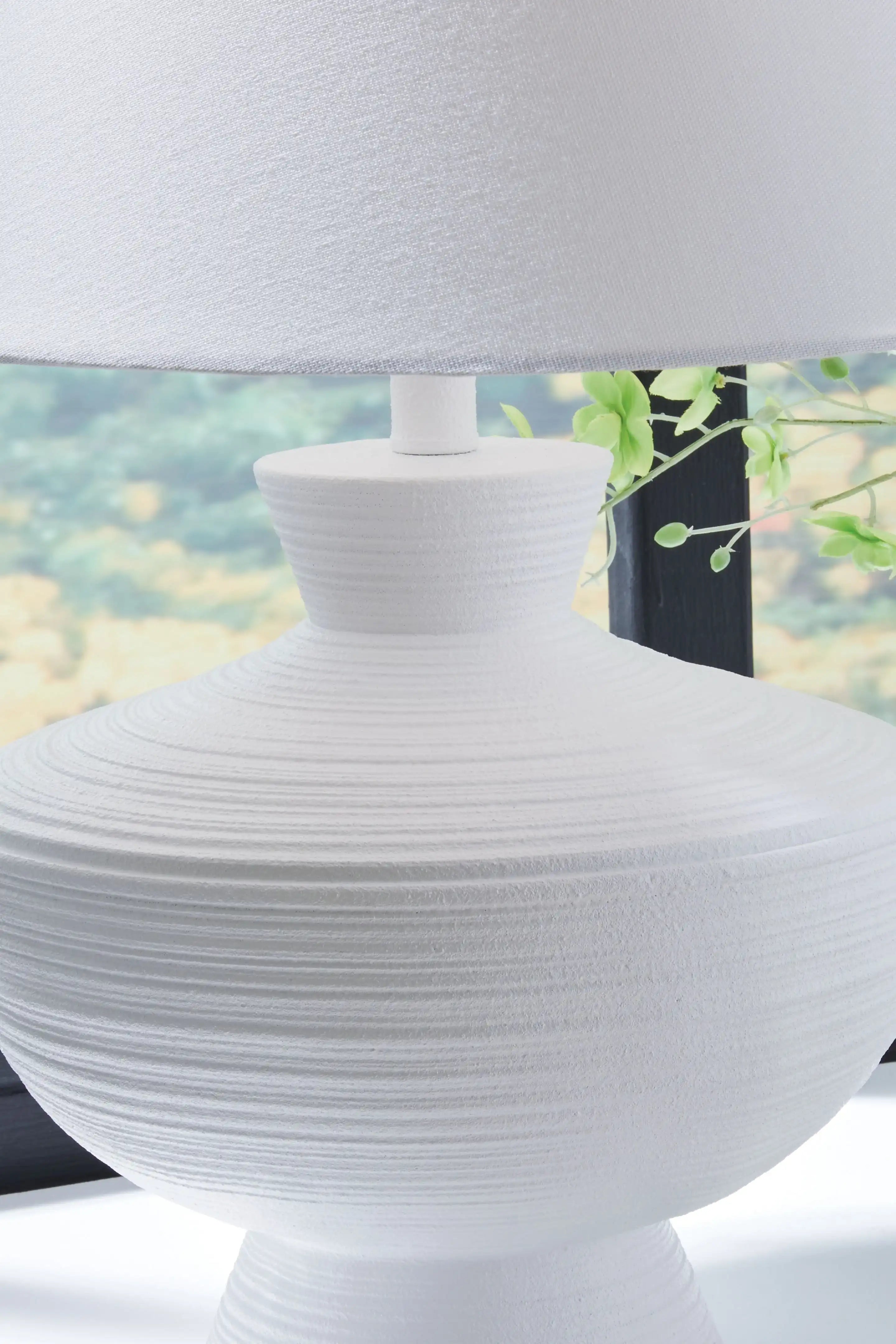 Harelwood - Poly Table Lamp - White - Best Buy Furniture