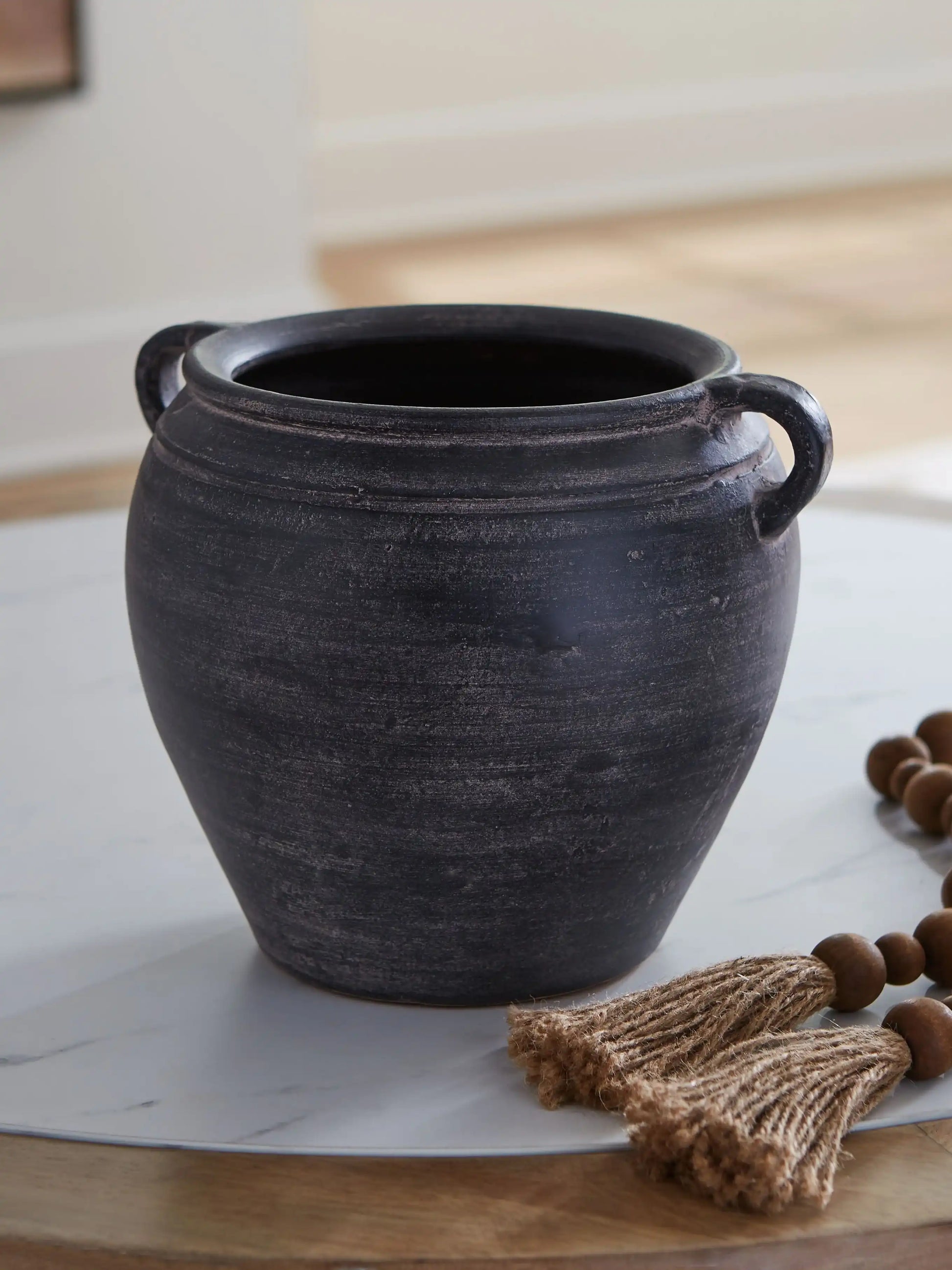 Meadie - 9" Vase - Best Buy Furniture