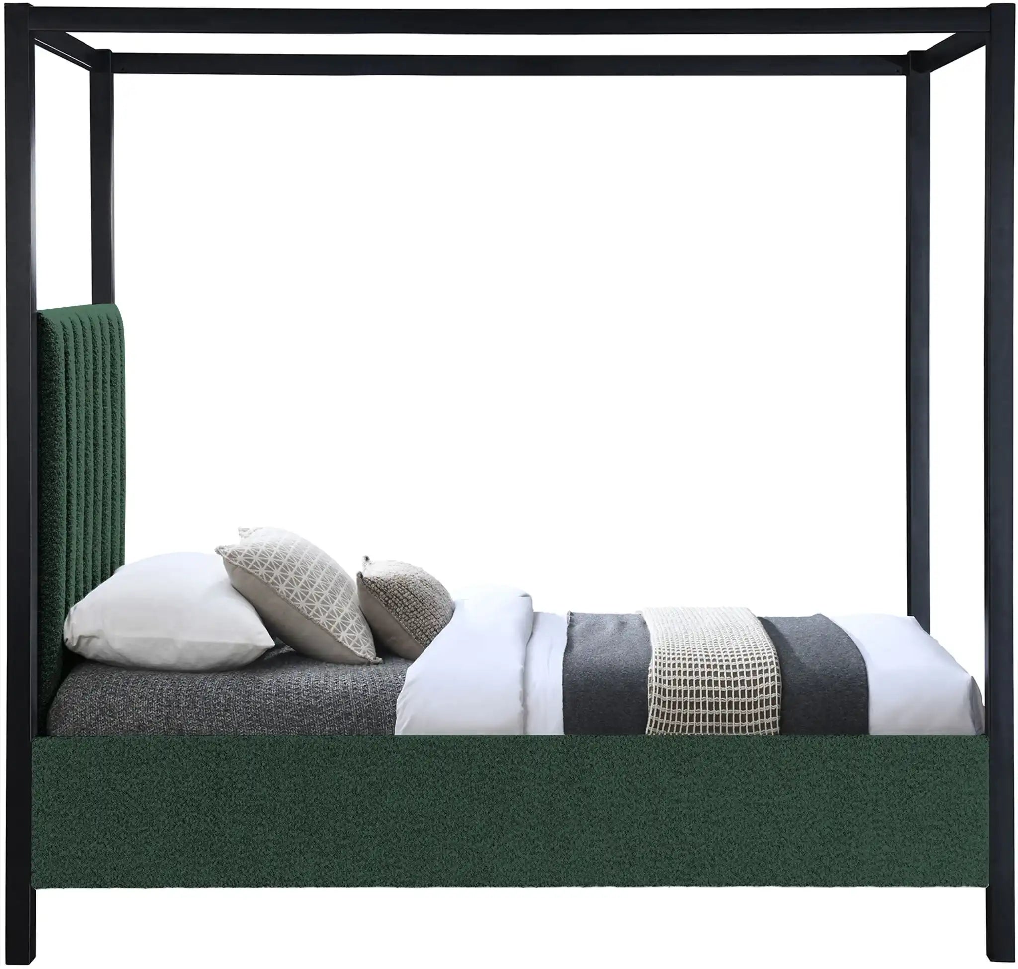 Kelly - Bed