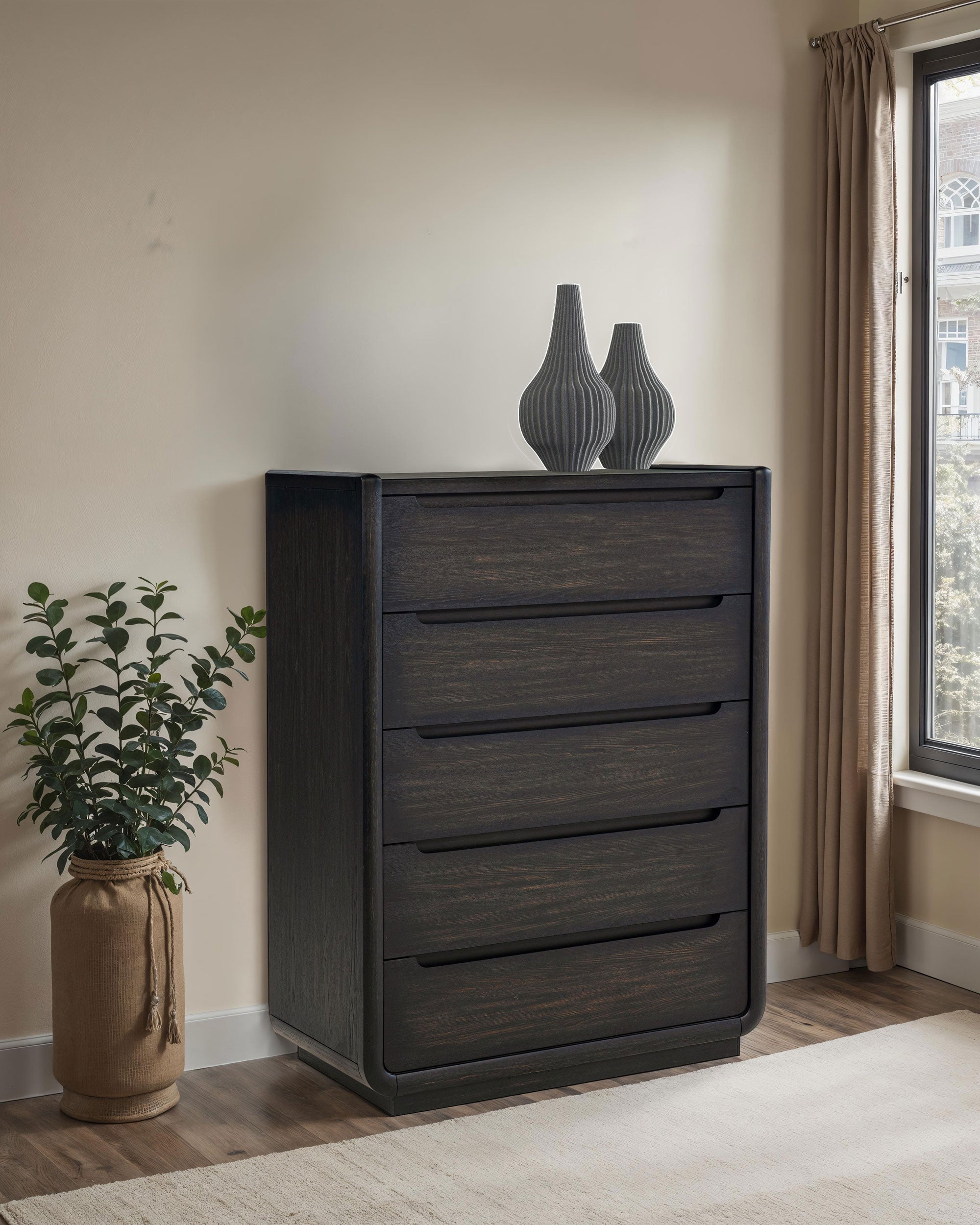 Leandro 5-drawer Bedroom Chest of Drawers Burnished Black-