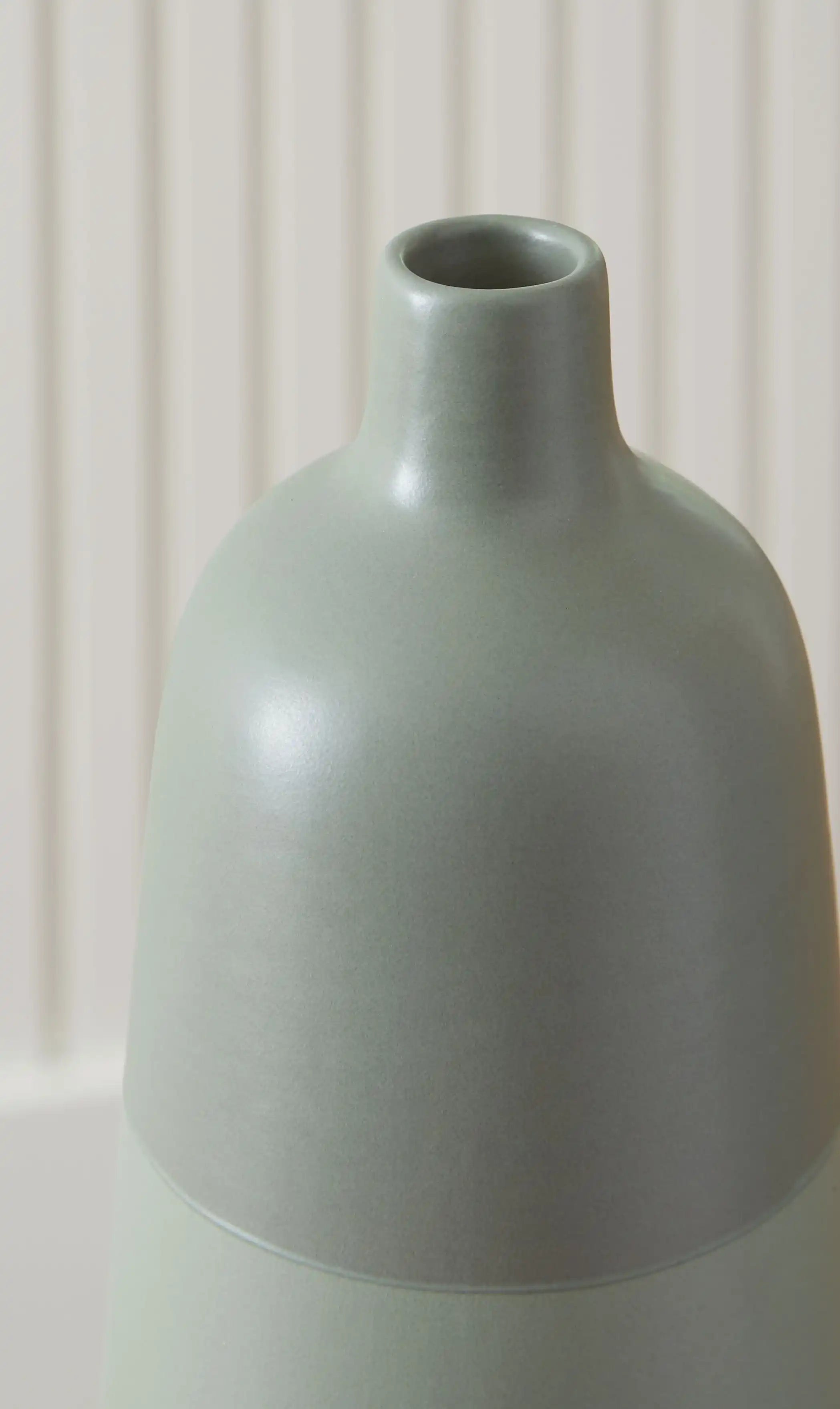 Peerland - Vase - Best Buy Furniture