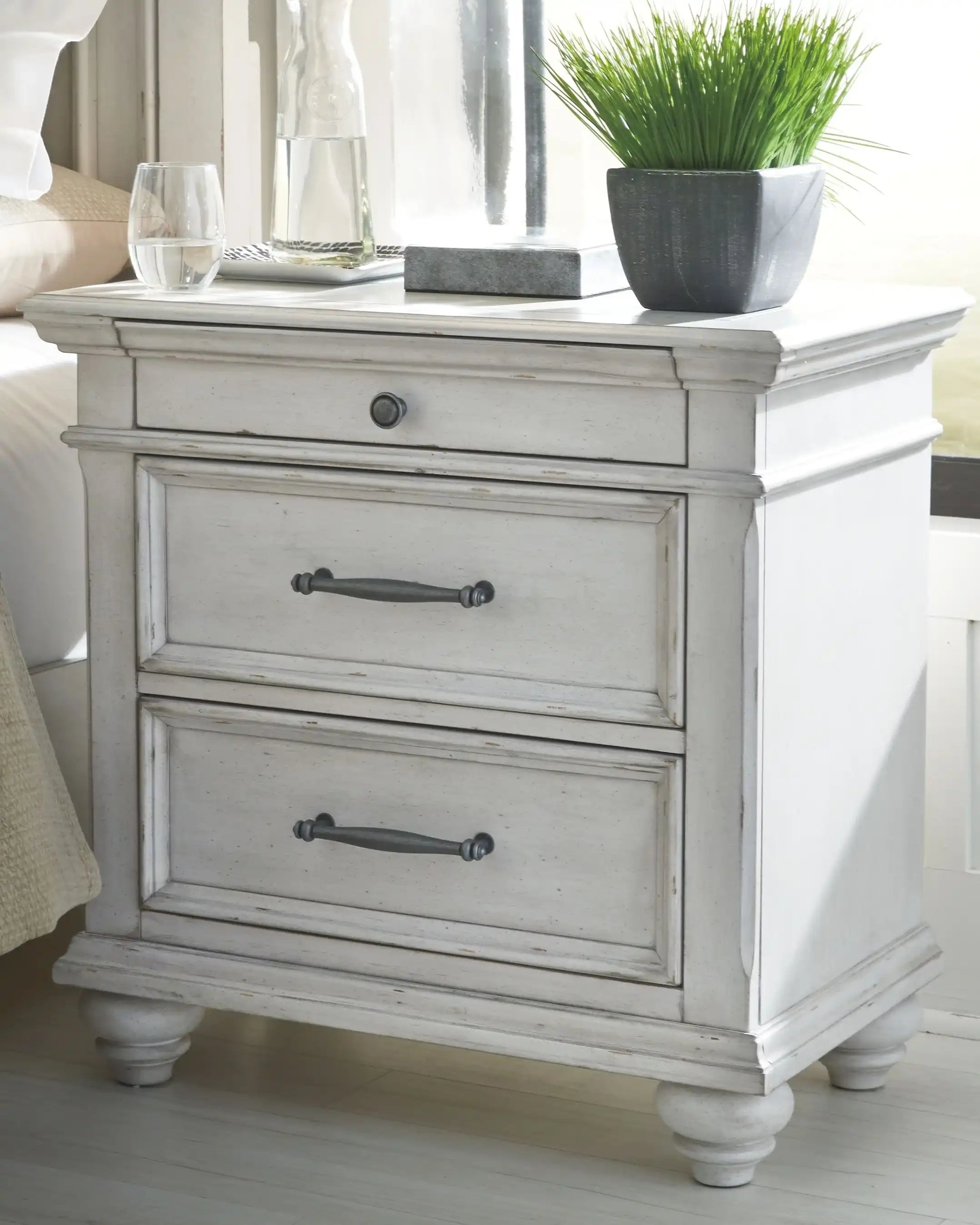 Kanwyn - Panel Bedroom Set - Best Buy Furniture