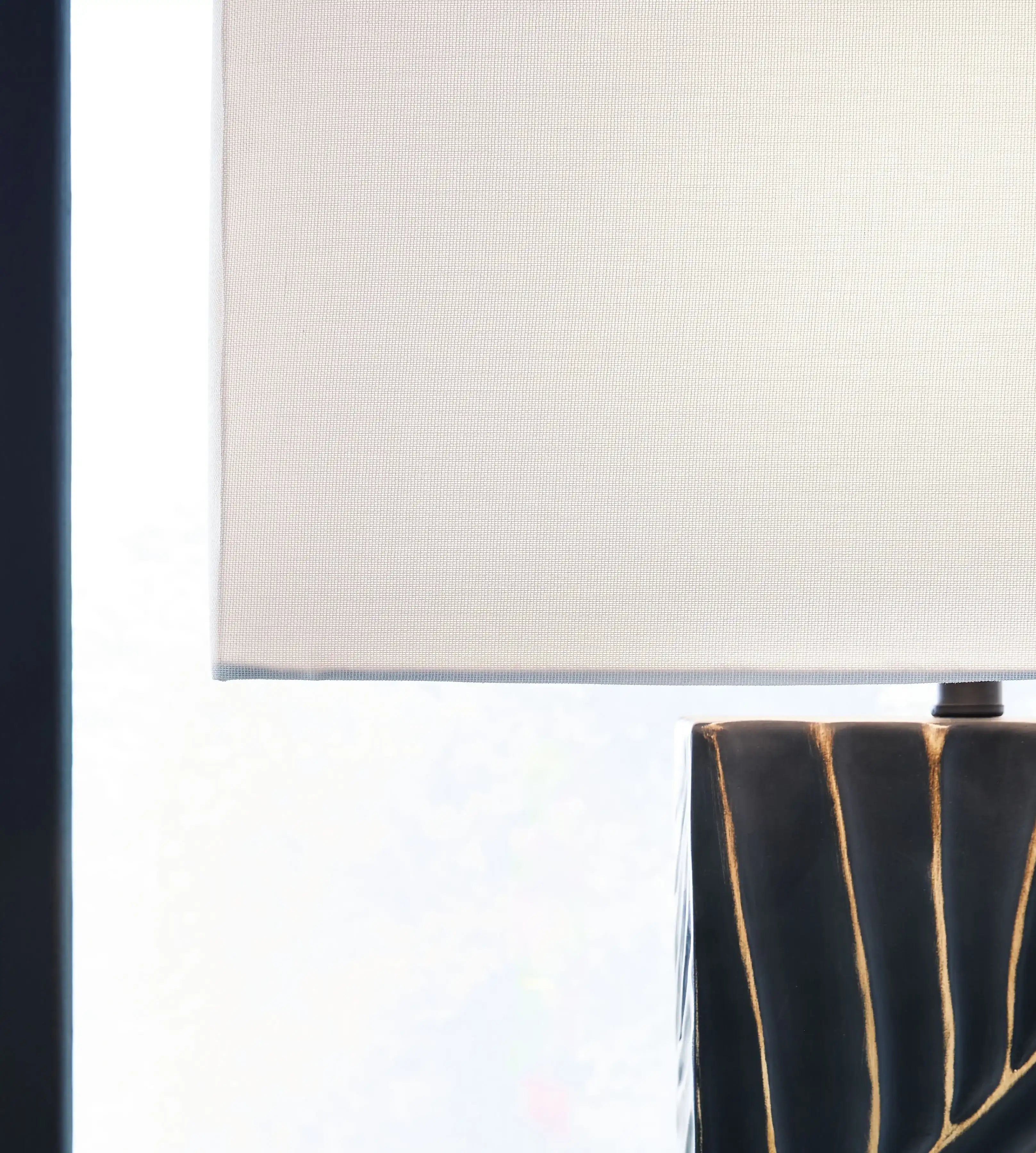 Bartlen - Poly Table Lamp - Black / Gold Finish - Best Buy Furniture