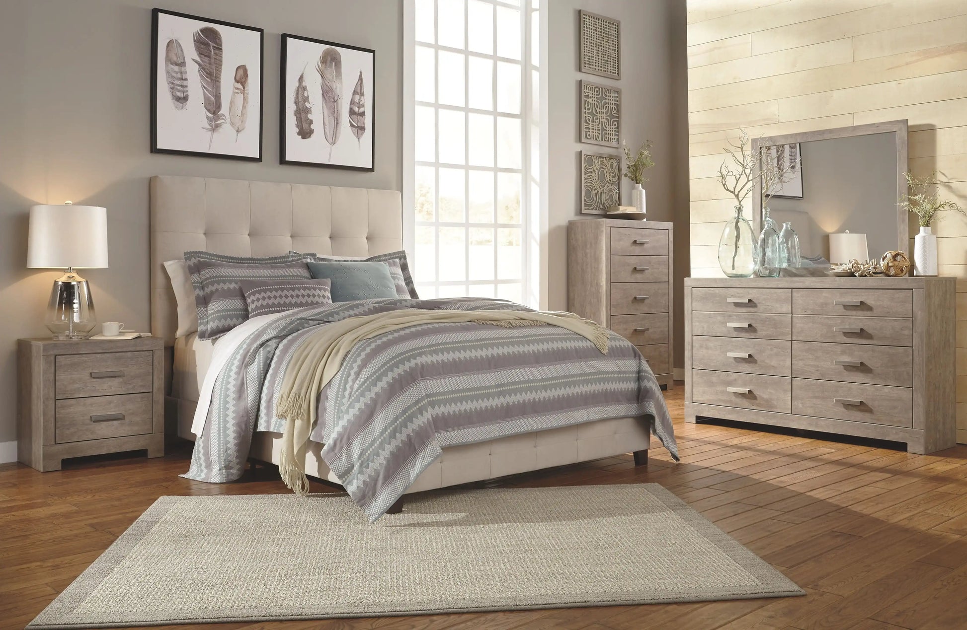 Culverbach - 5 Pc. - Dresser, Mirror, Queen Upholstered Bed, 2 Nightstands - Gray - Best Buy Furniture