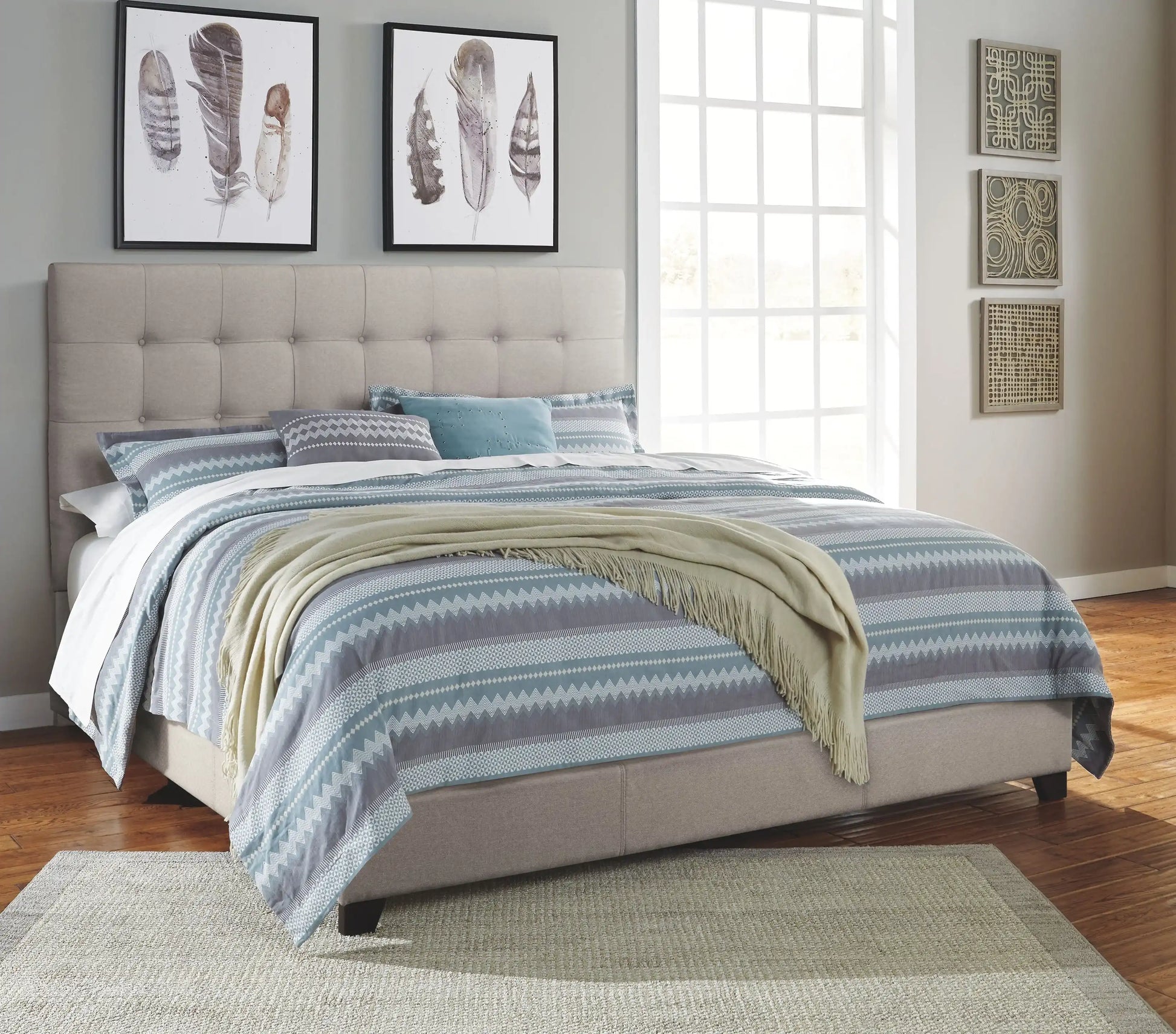 Dolante - Upholstered Bed - Best Buy Furniture