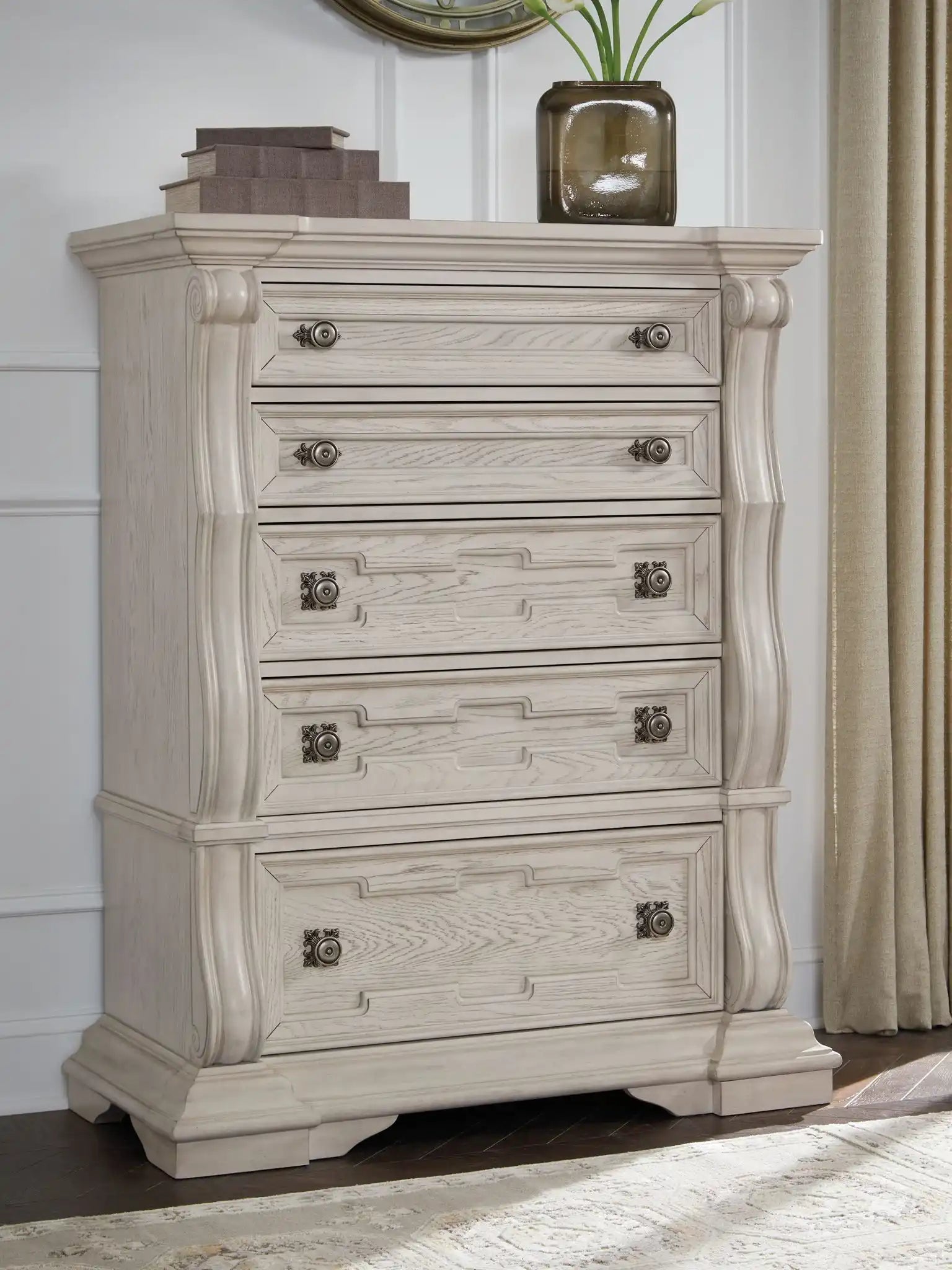 Bruchandi - Five Drawer Chest - Antique White - Best Buy Furniture