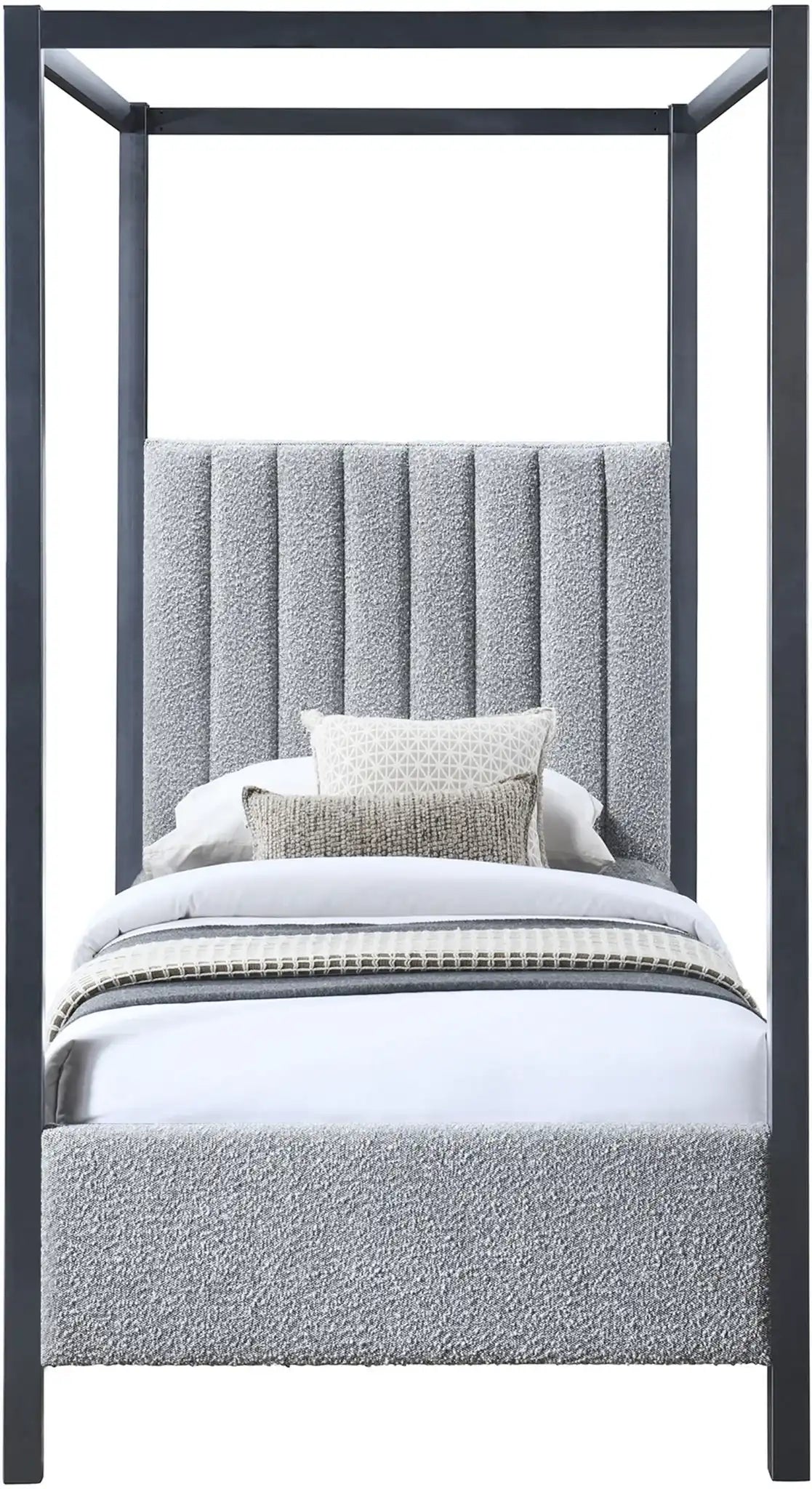 Kelly - Bed