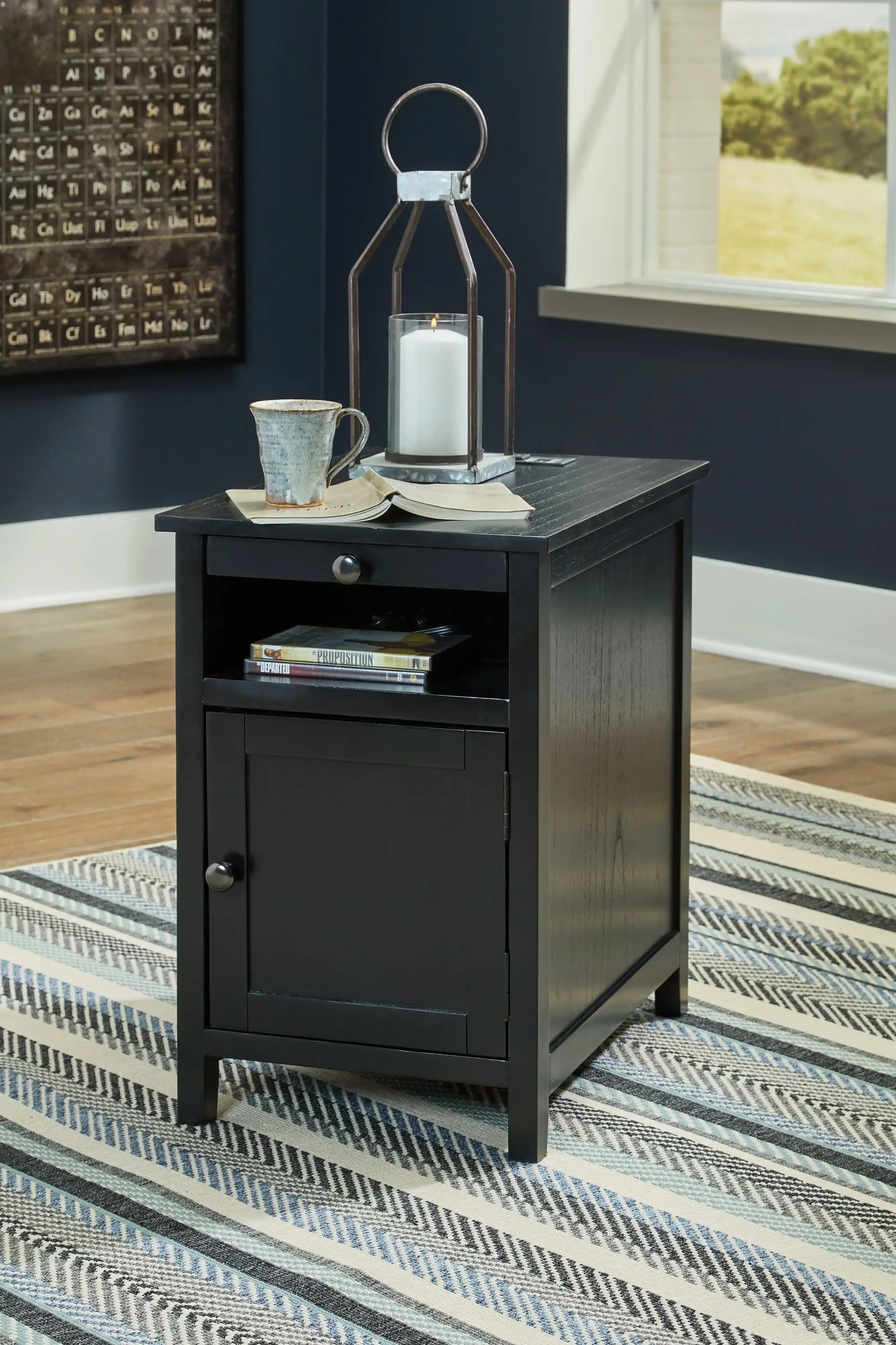 Treytown - Chair Side End Table - Best Buy Furniture