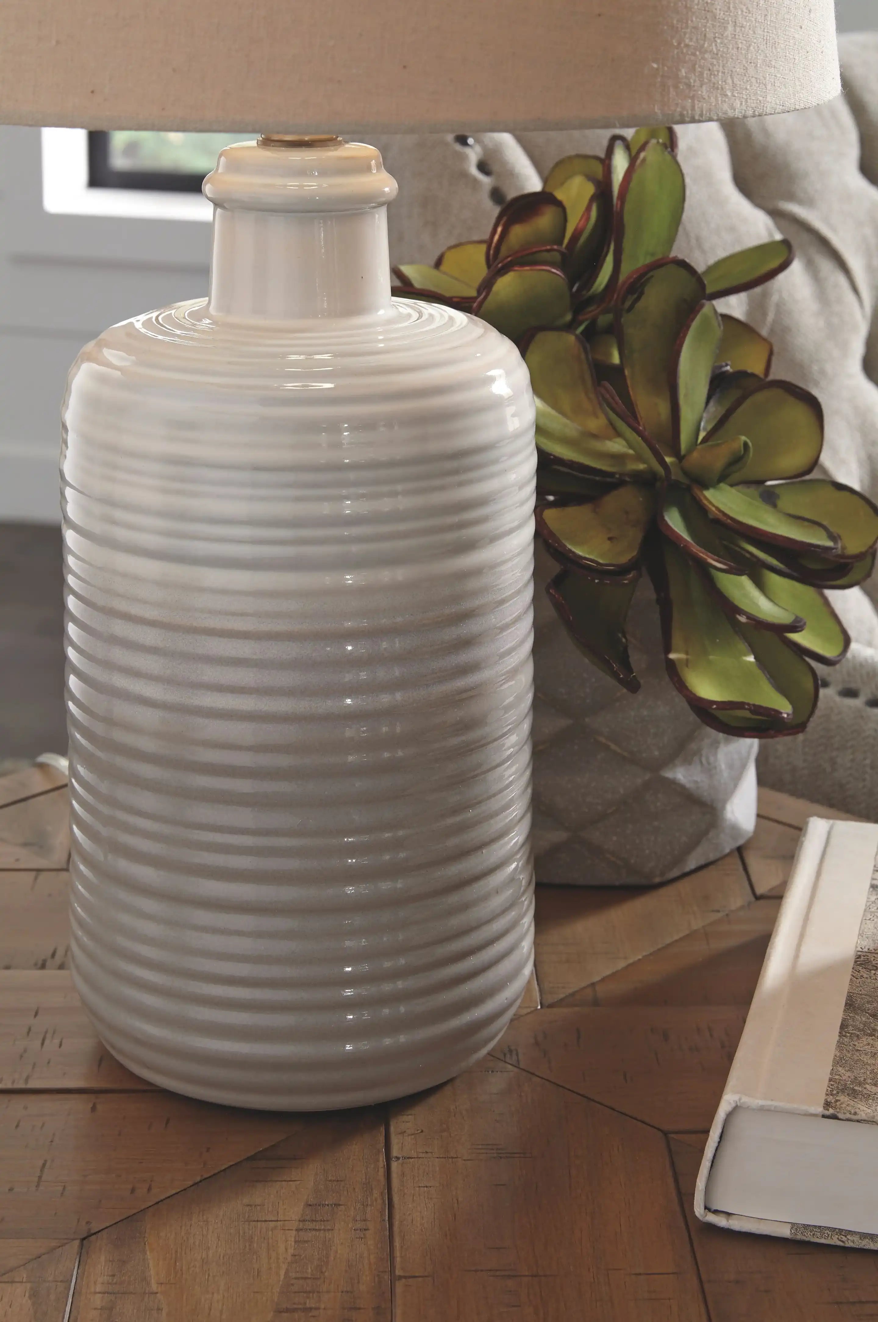 Marnina - Table Lamp - Best Buy Furniture