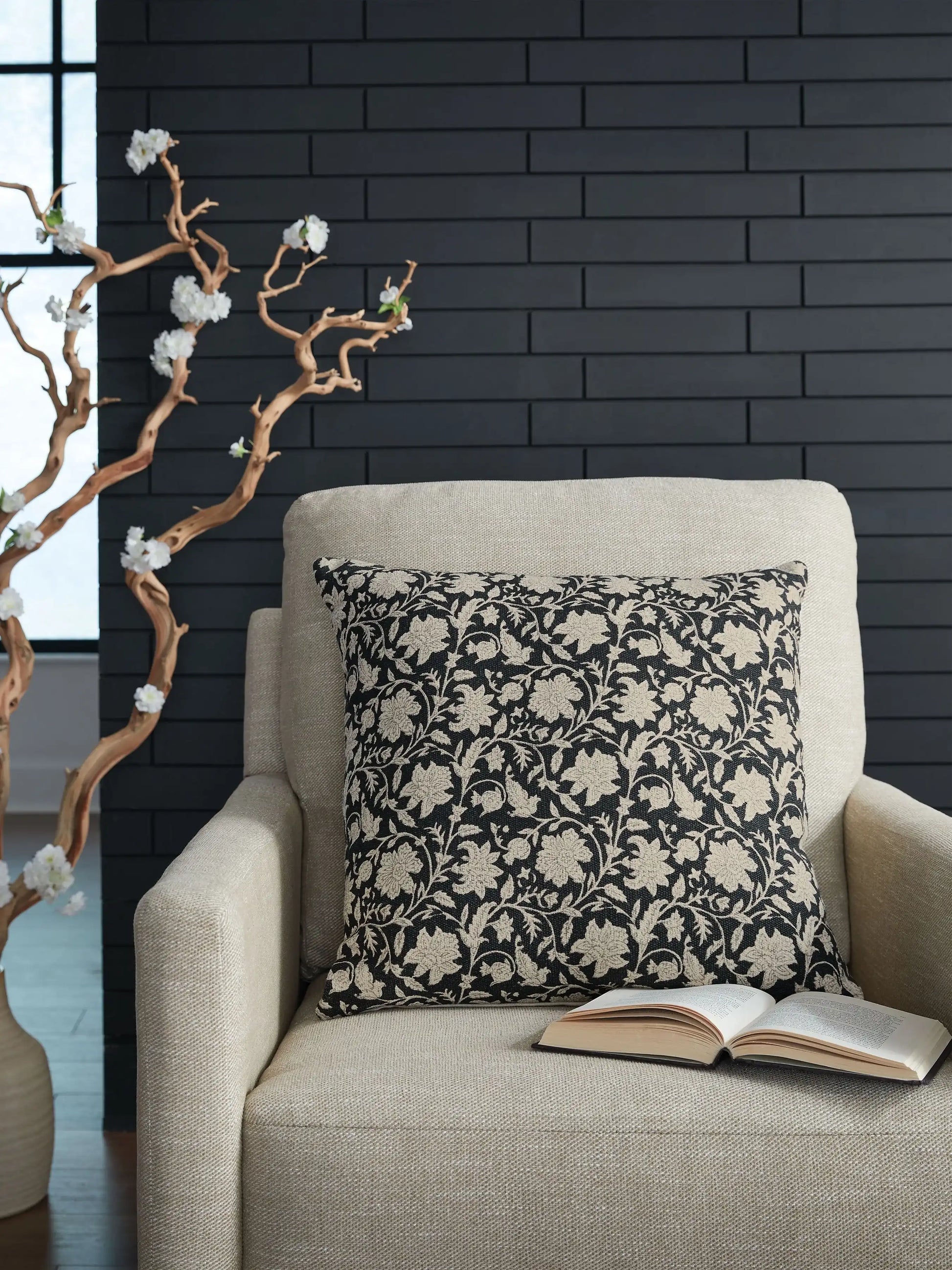Alanderson - Pillow - Best Buy Furniture