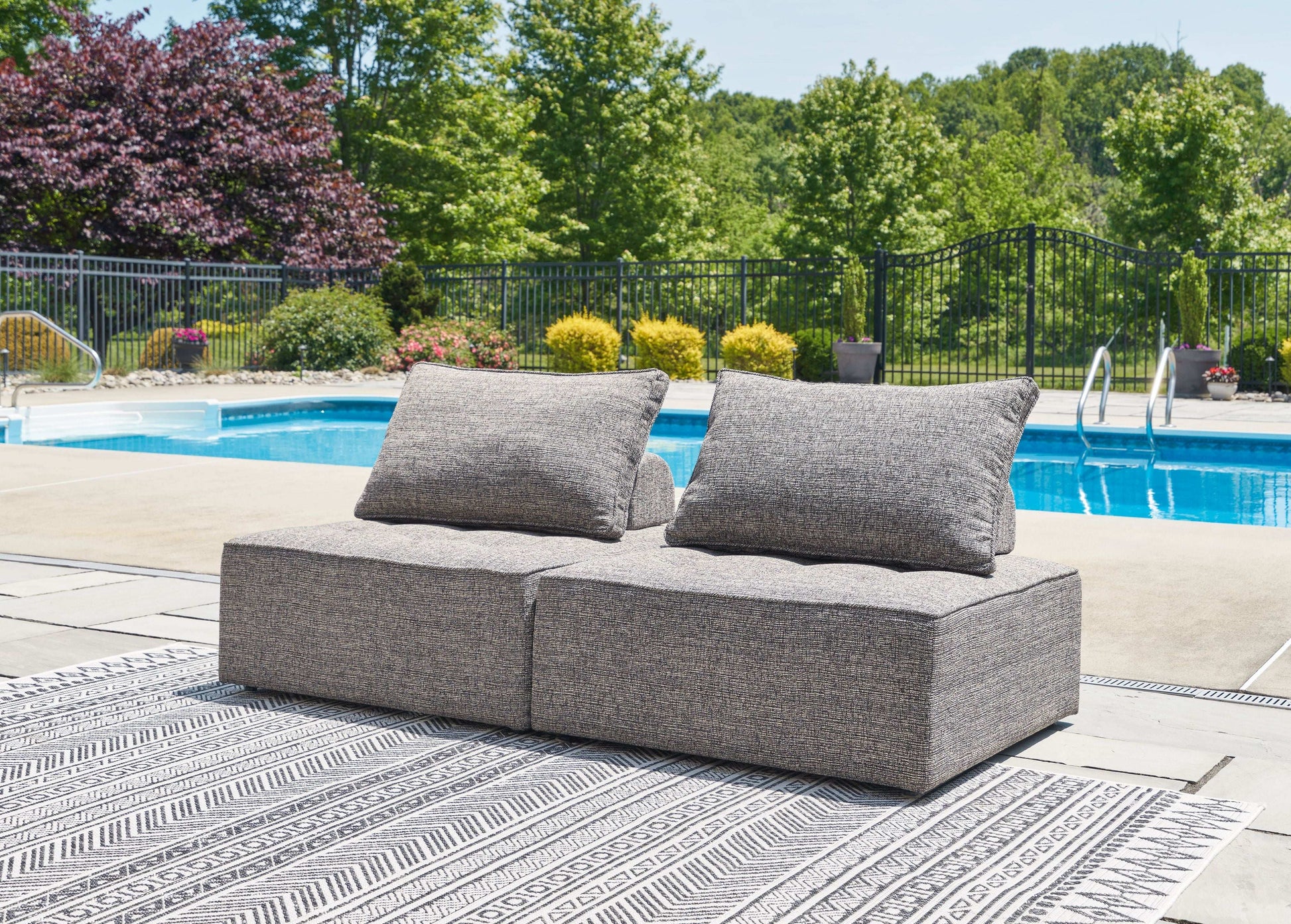 Bree Zee - Outdoor Sectional - Best Buy Furniture
