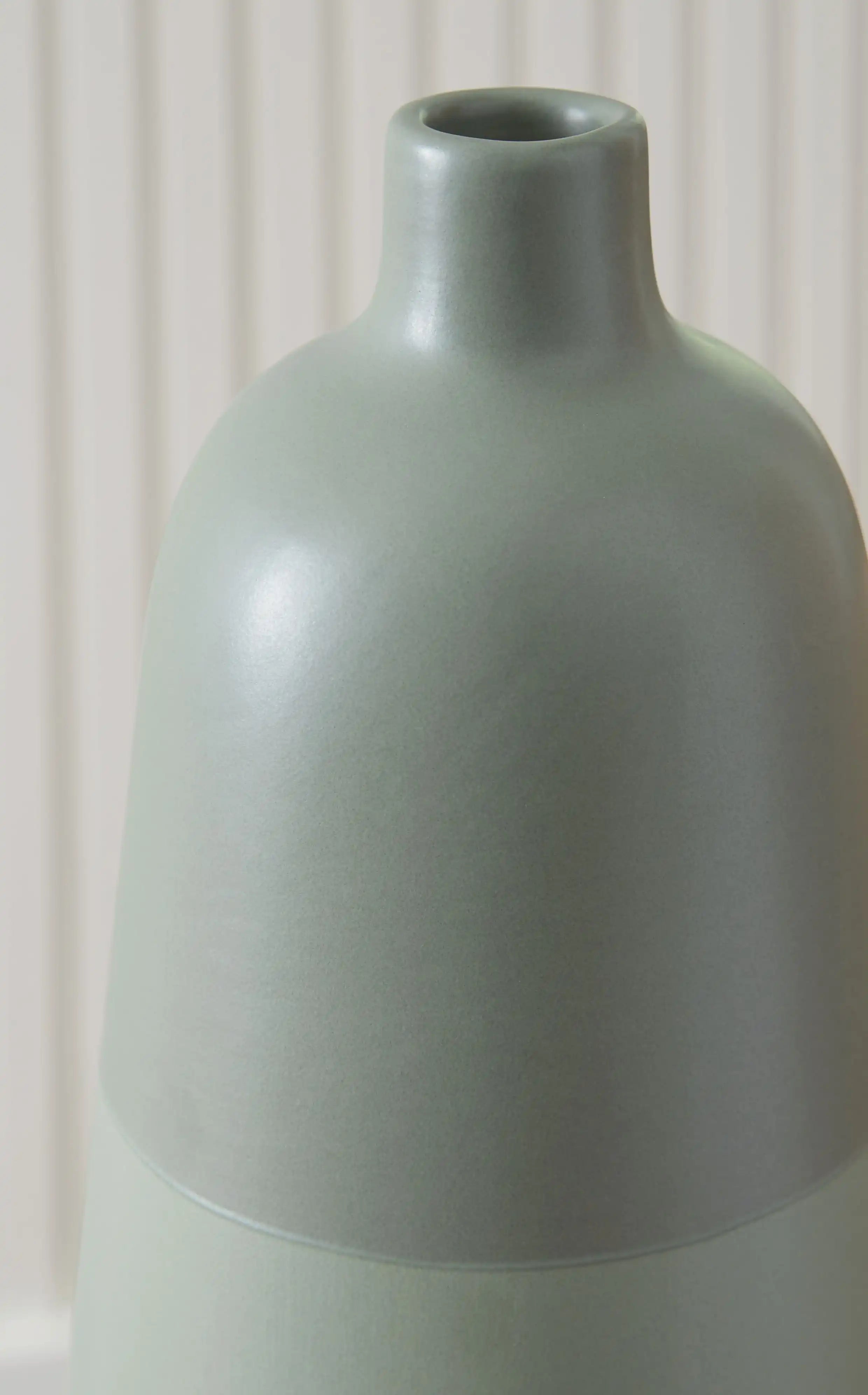 Peerland - Vase - Best Buy Furniture