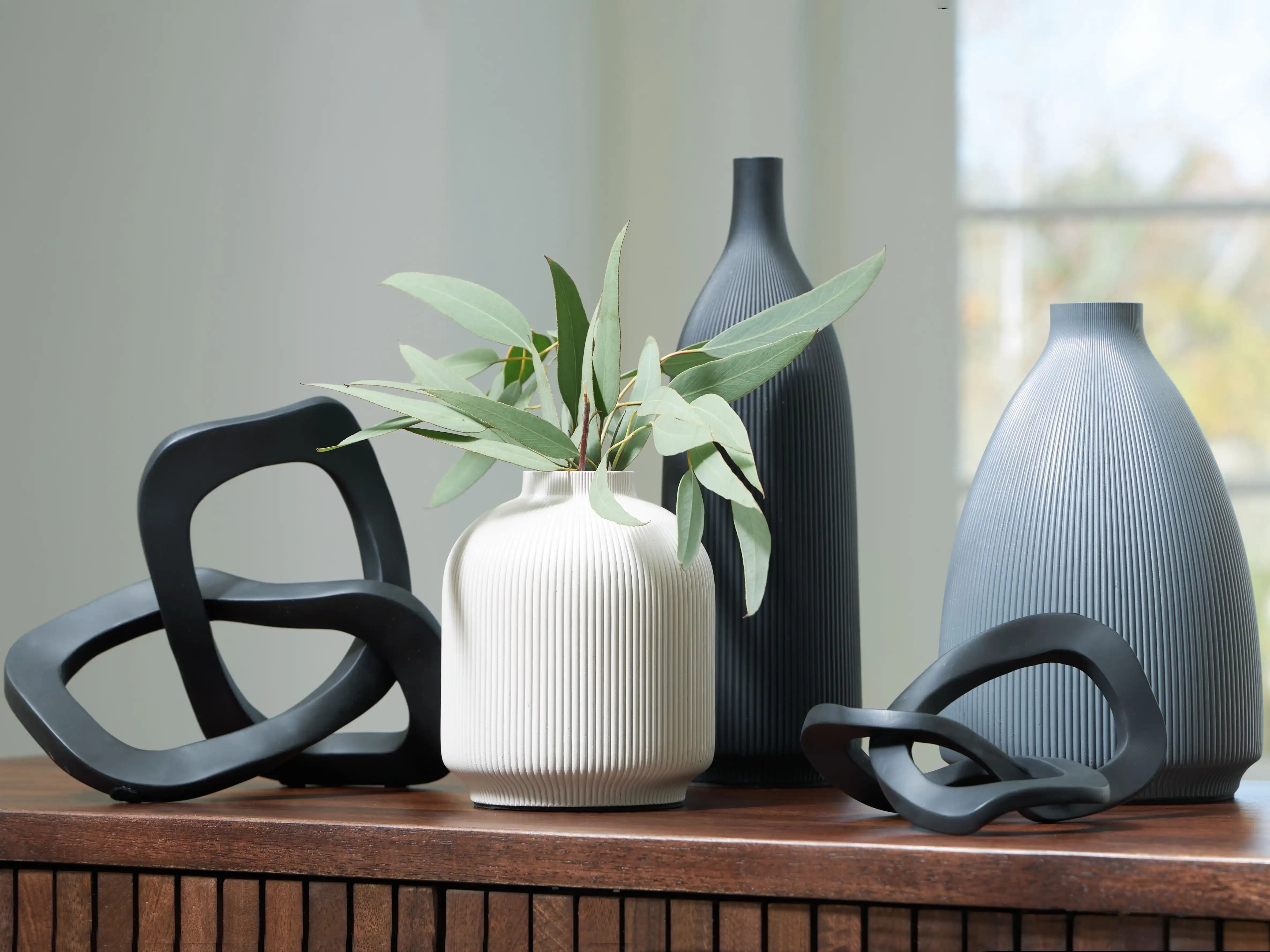 Leithick - Accessory Set (Set of 5) - Black / Tan / Gray - Best Buy Furniture