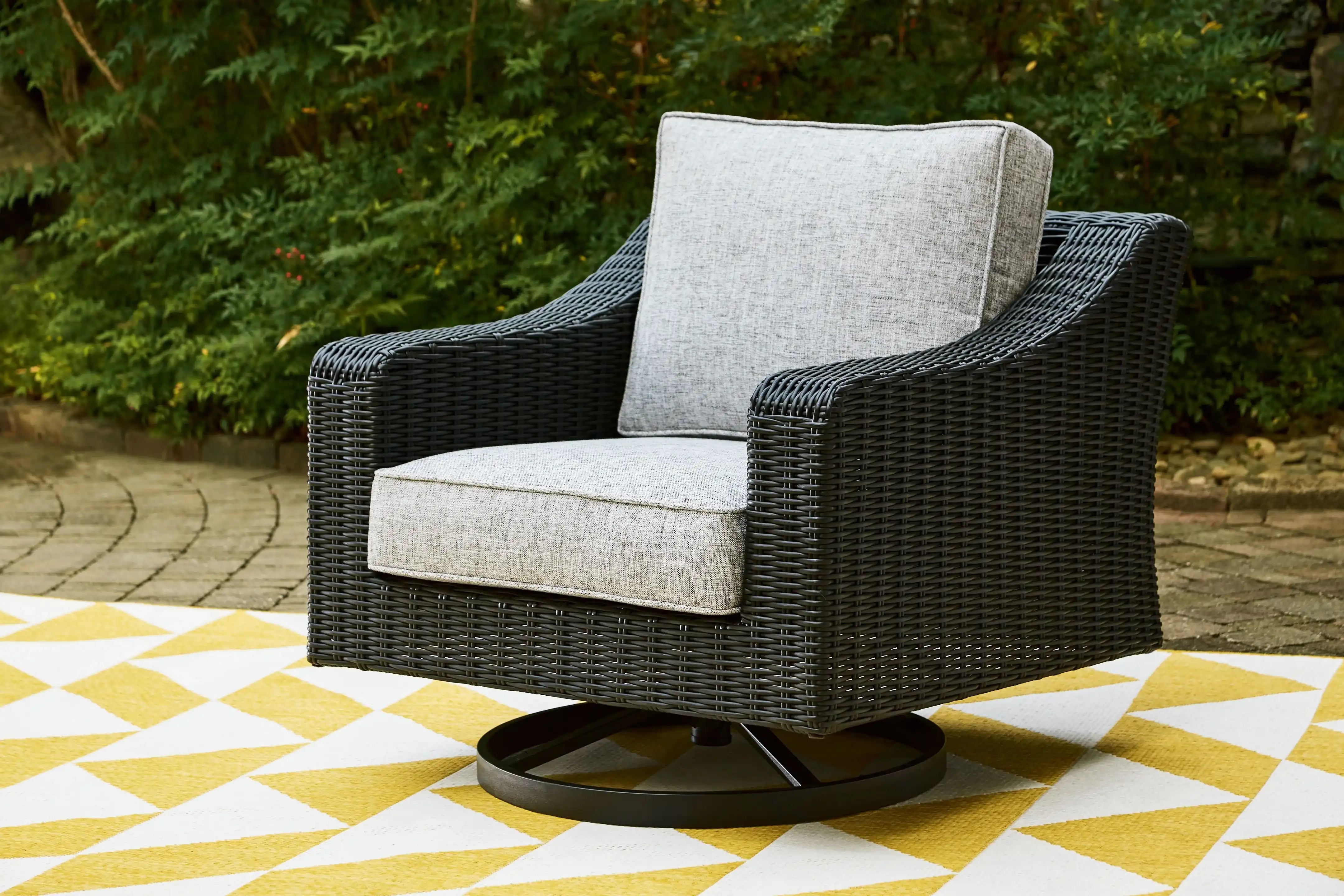 Beachcroft - Swivel Lounge Chair - Best Buy Furniture