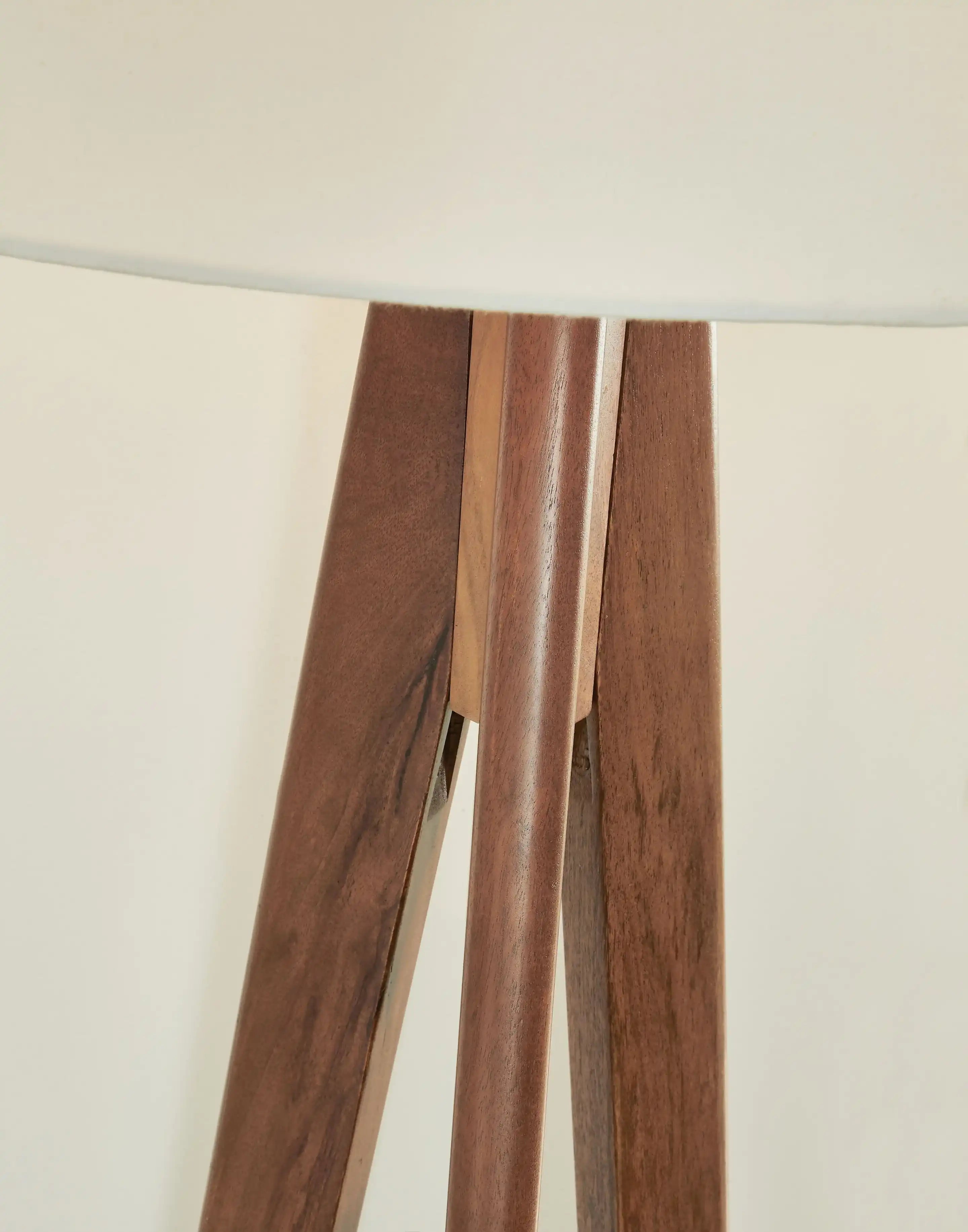 Dallson - Floor Lamp - Best Buy Furniture