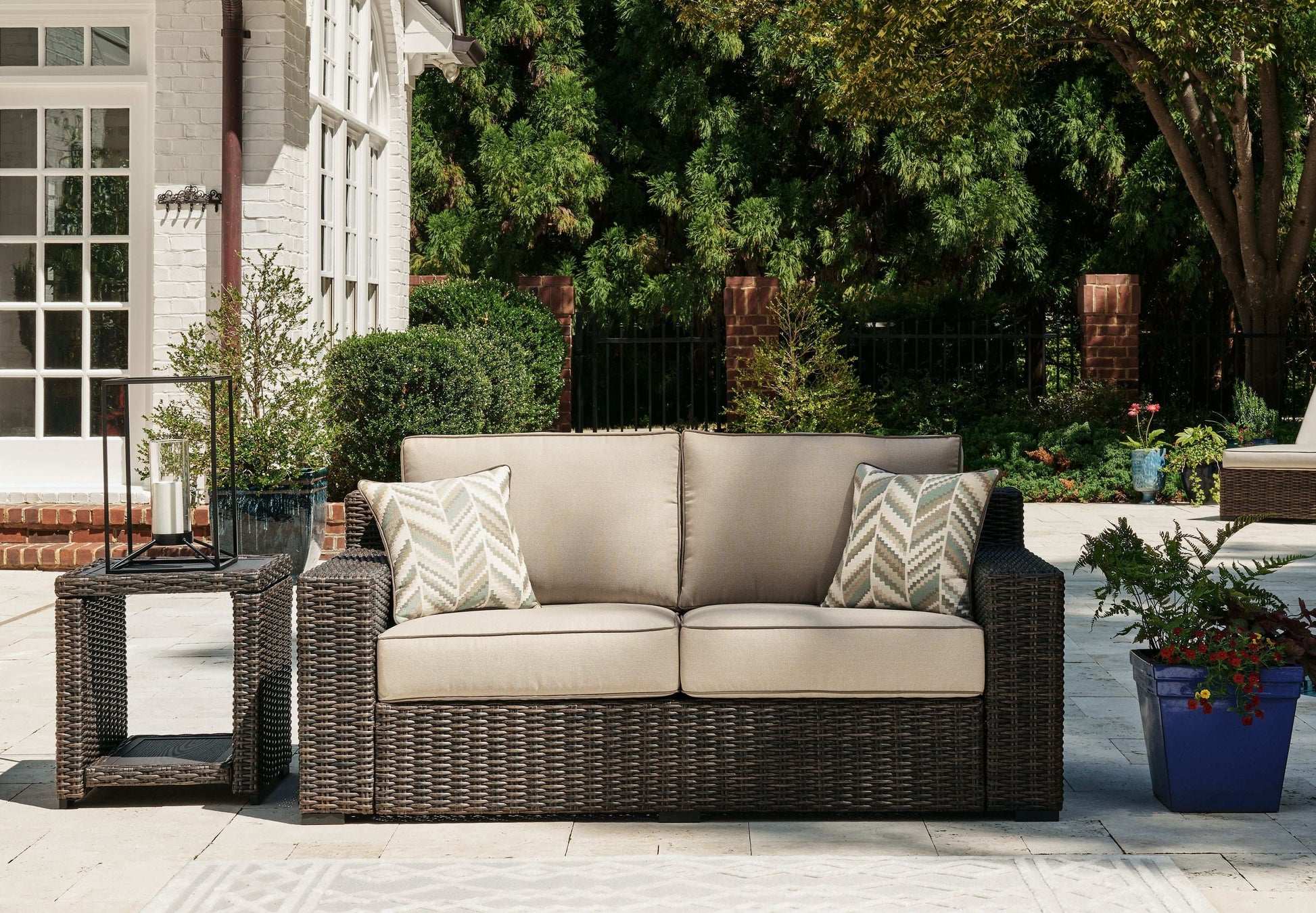 Coastline Bay - Loveseat W/Cushion - Brown - Best Buy Furniture