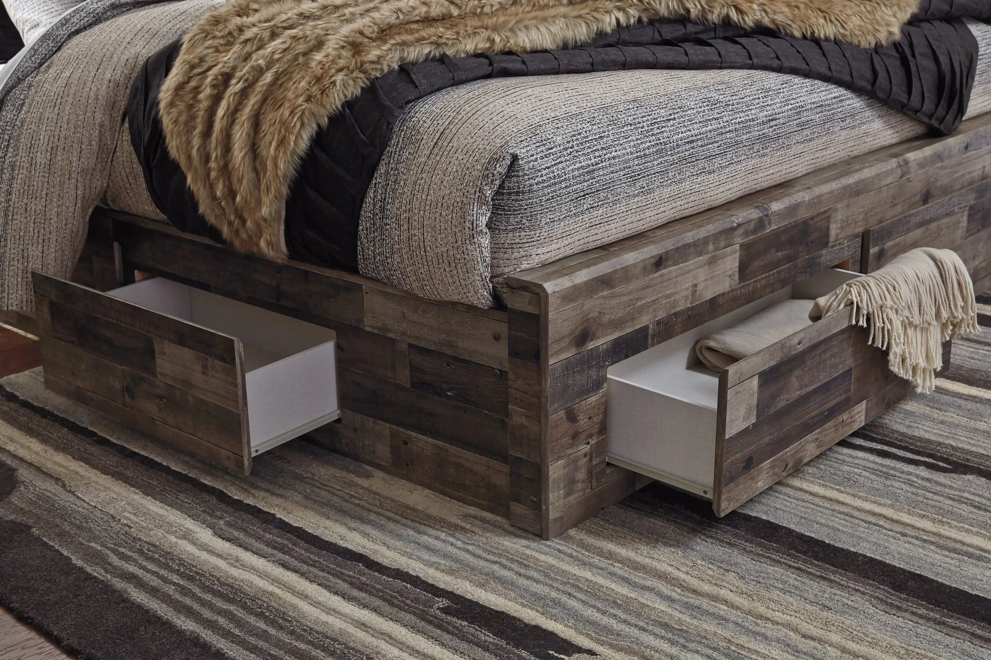 Derekson - Panel Bed - Best Buy Furniture