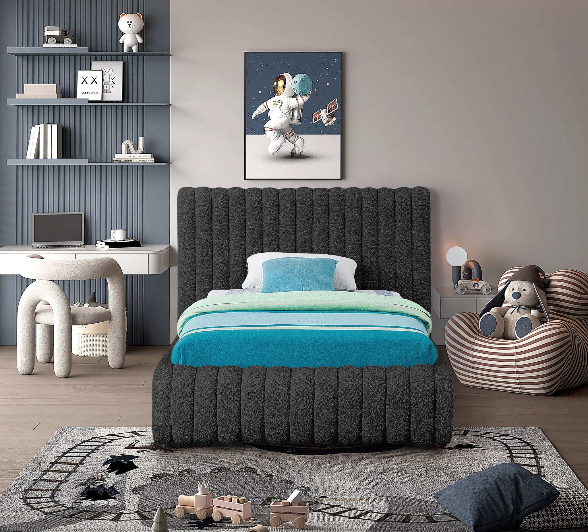 Nash - Bed