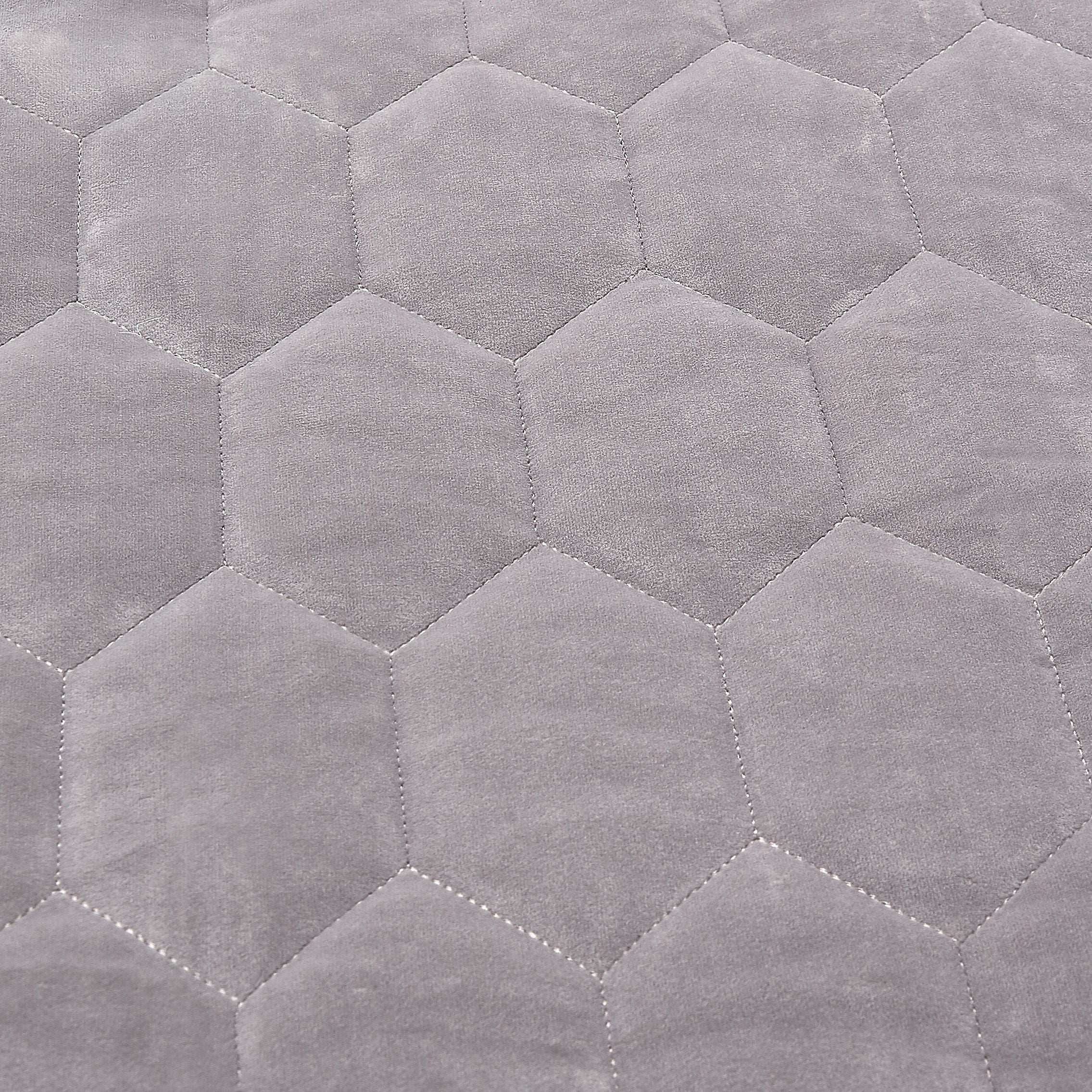 Affluent - Quilt Set - Best Buy Furniture