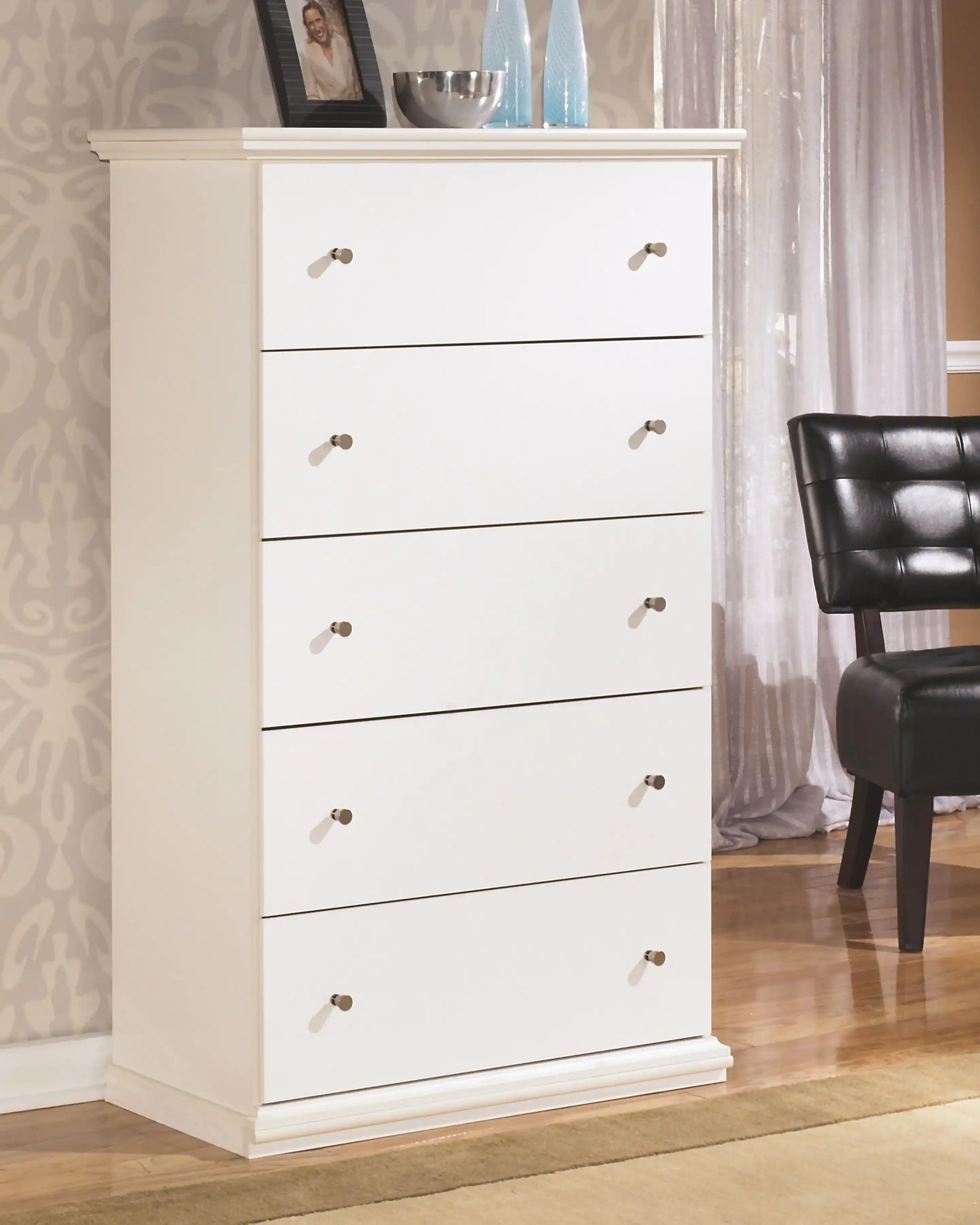 Bostwick Shoals - Five Drawer Chest - White - Best Buy Furniture