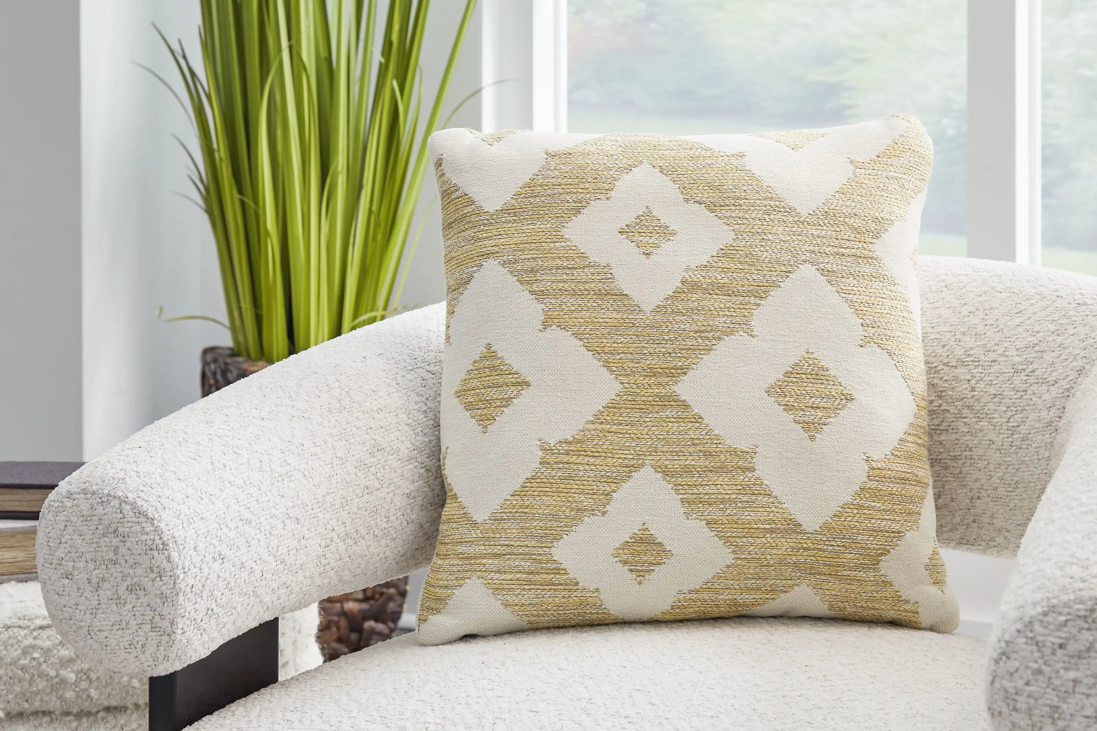 Brockner Next-gen Nuvella - Pillow - Best Buy Furniture