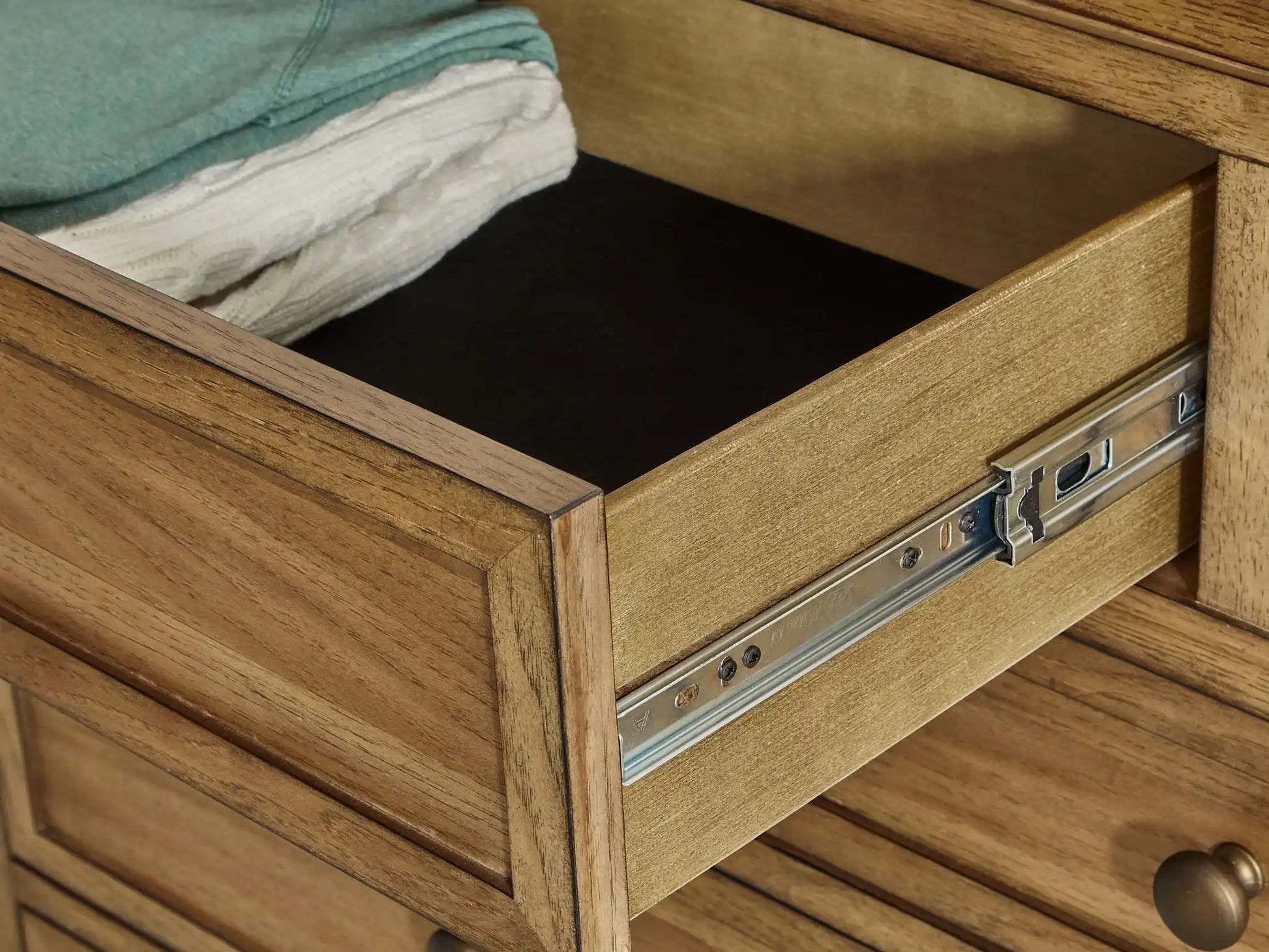 Sharlance - Dresser - Best Buy Furniture