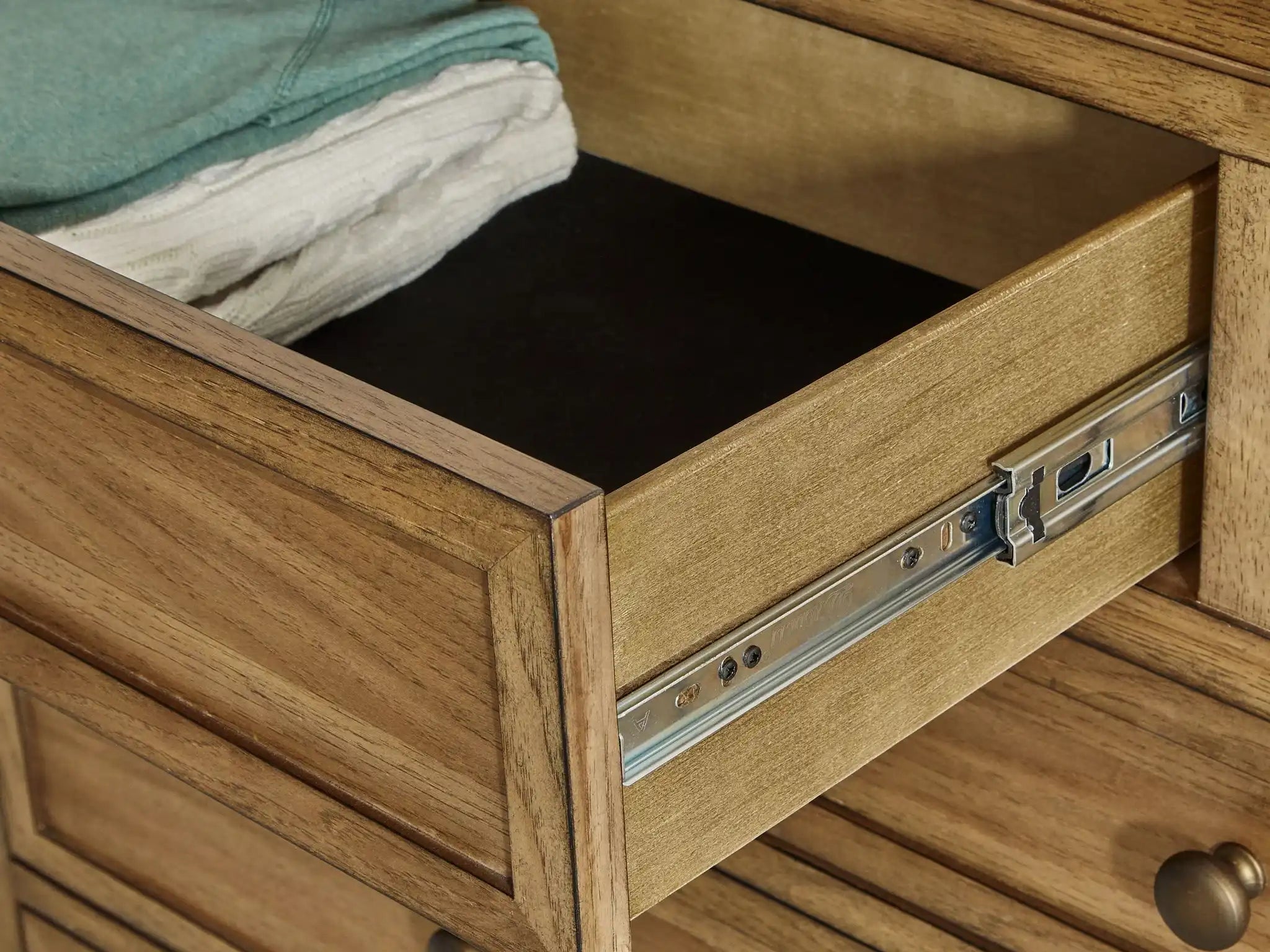 Sharlance - Dresser - Best Buy Furniture