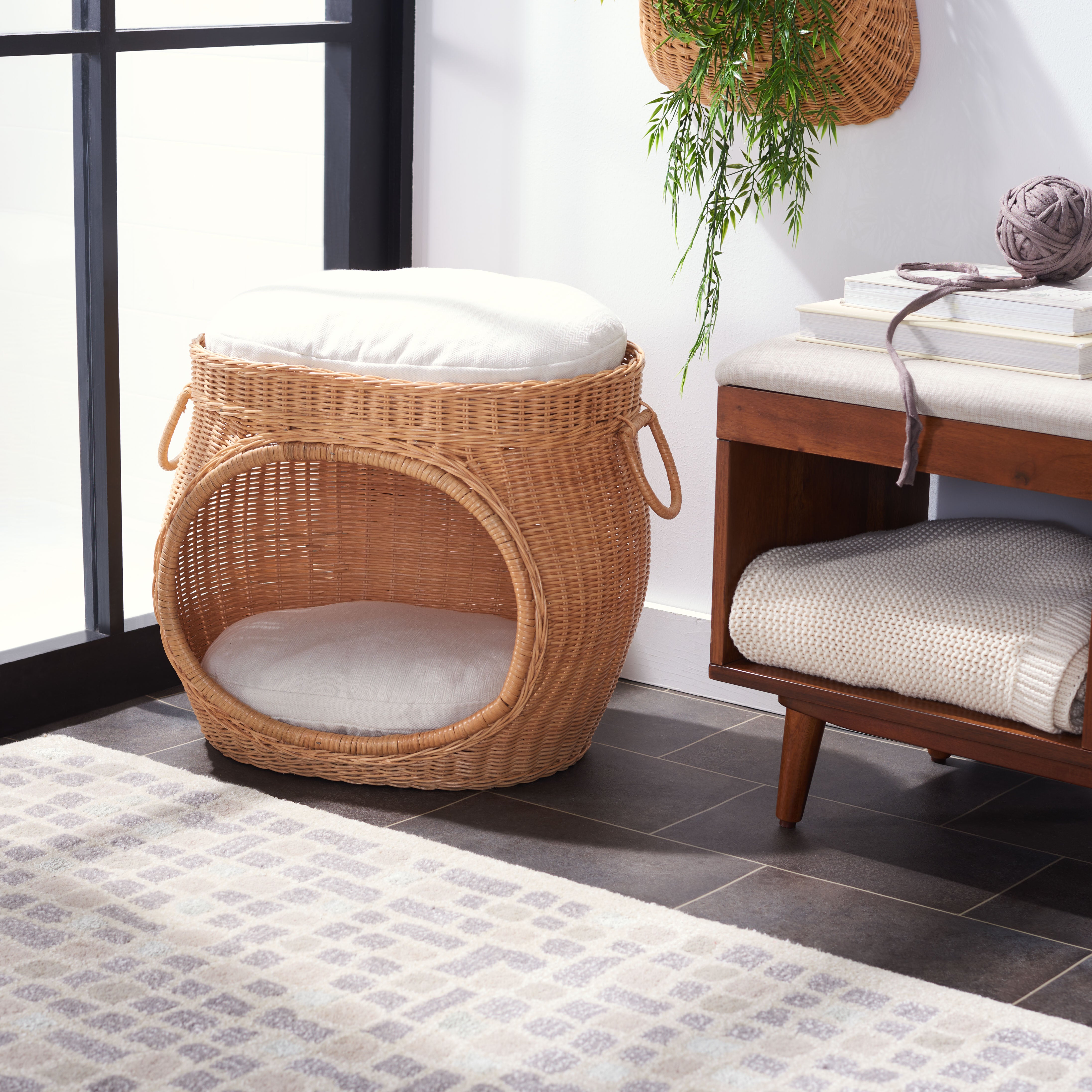 Faati Cat Bed W/ Cushion / White / Natural Honey