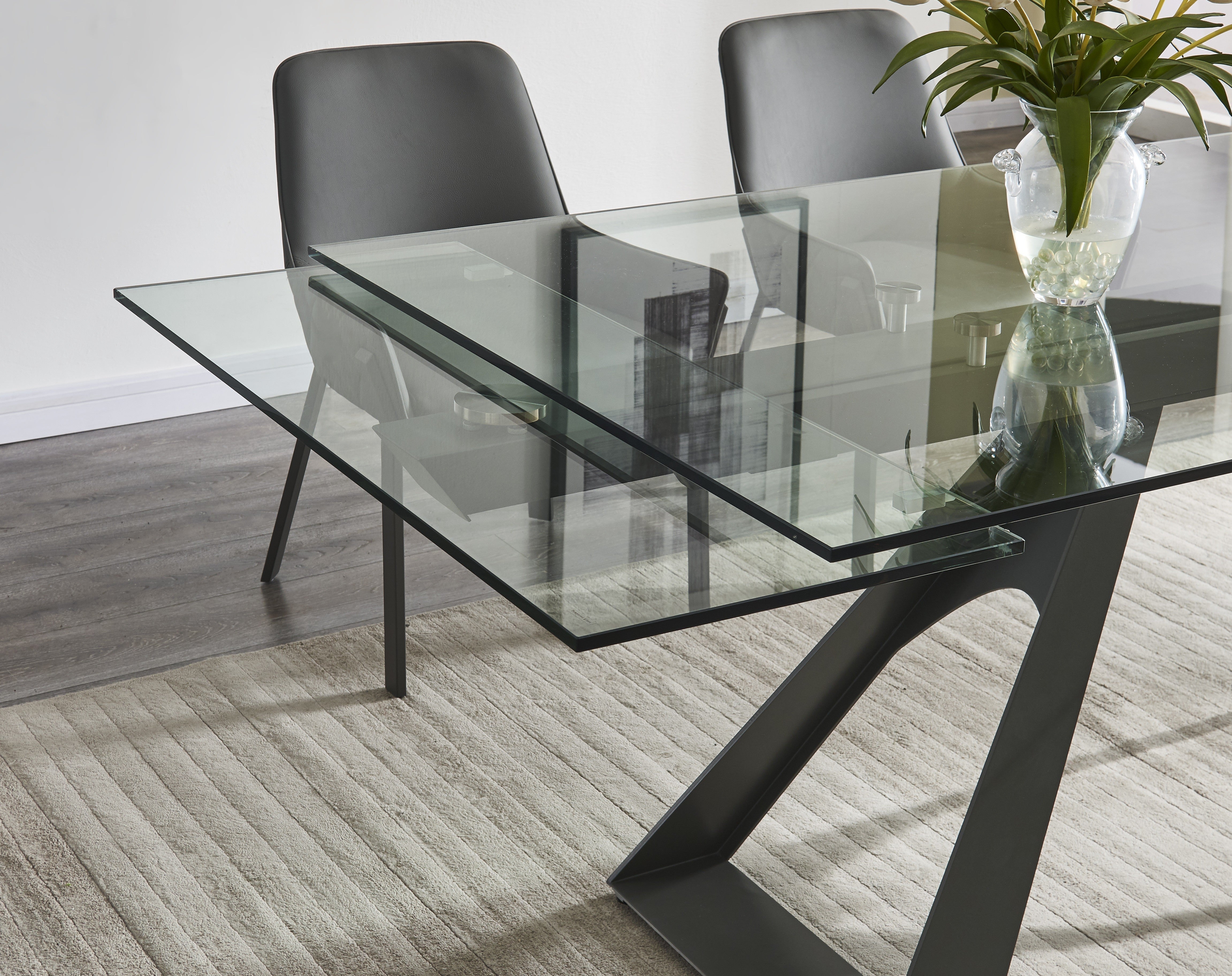 San Diego Extensions Dining Table J&M