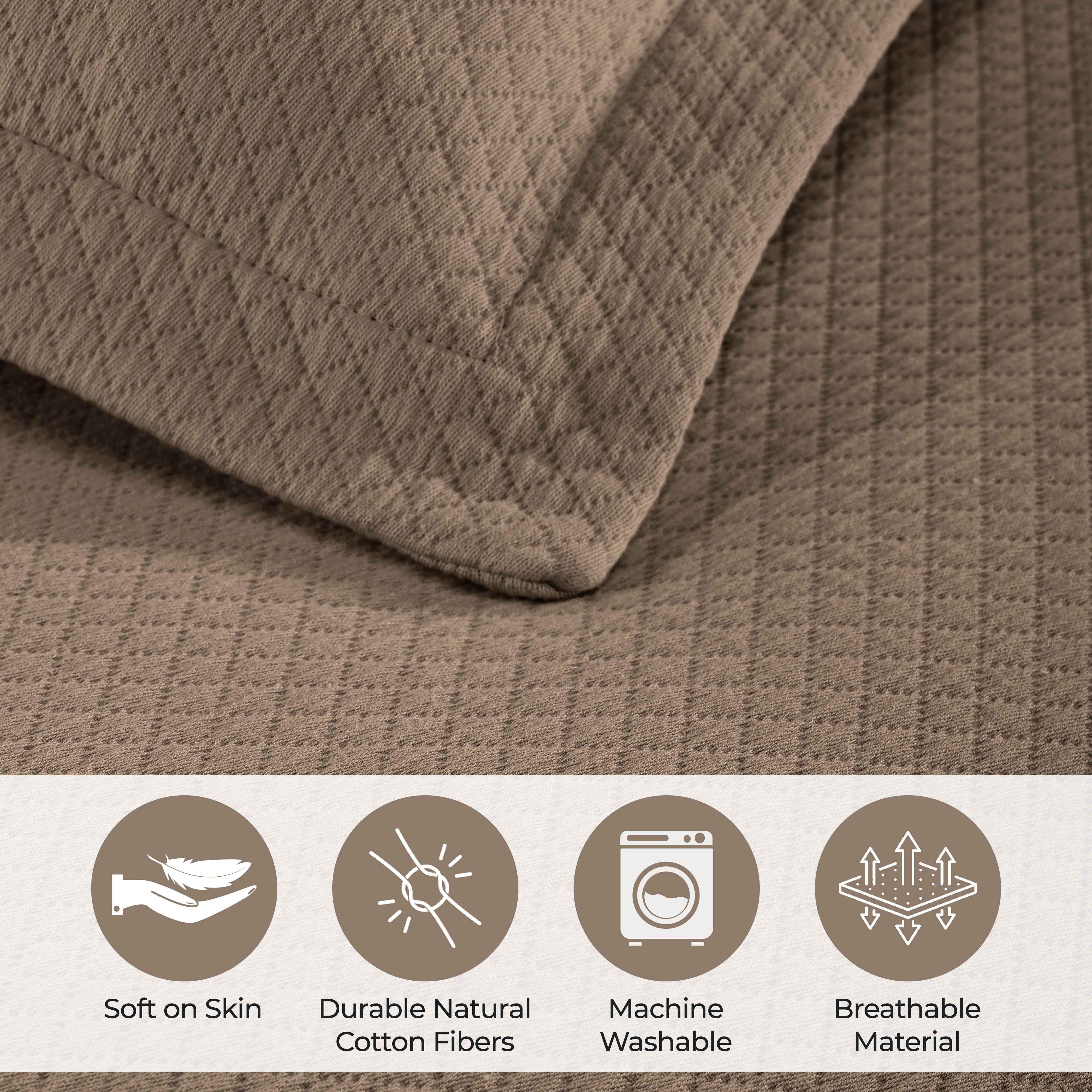 Solitaire Jacquard Matelassé Cotton Diamond Solitaire Bedspread Set - Bedspread by Superior Brand