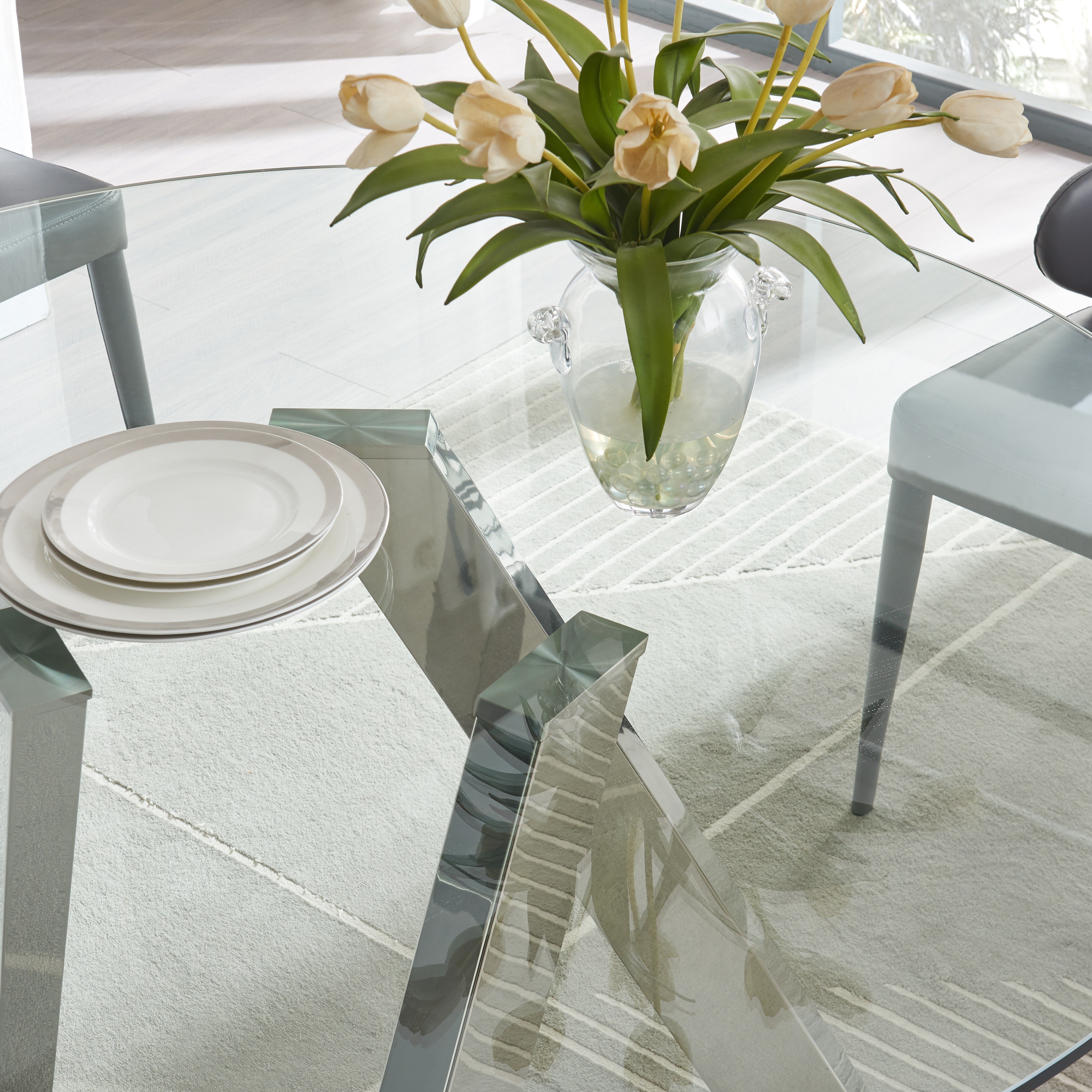 Tower Round Table J&M