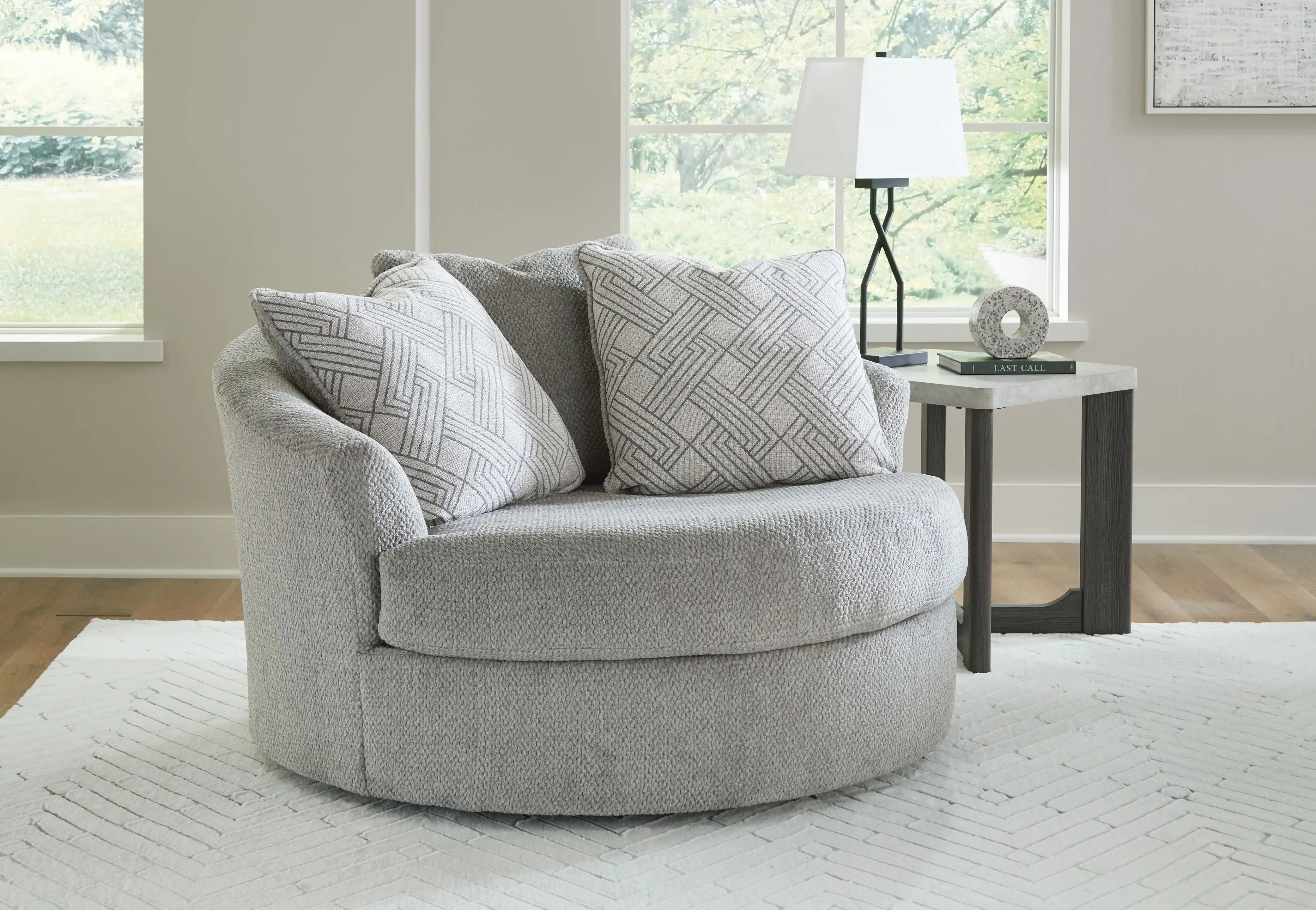 Casselbury - Oversized Swivel Accent Chair - Cement - Best Buy Furniture