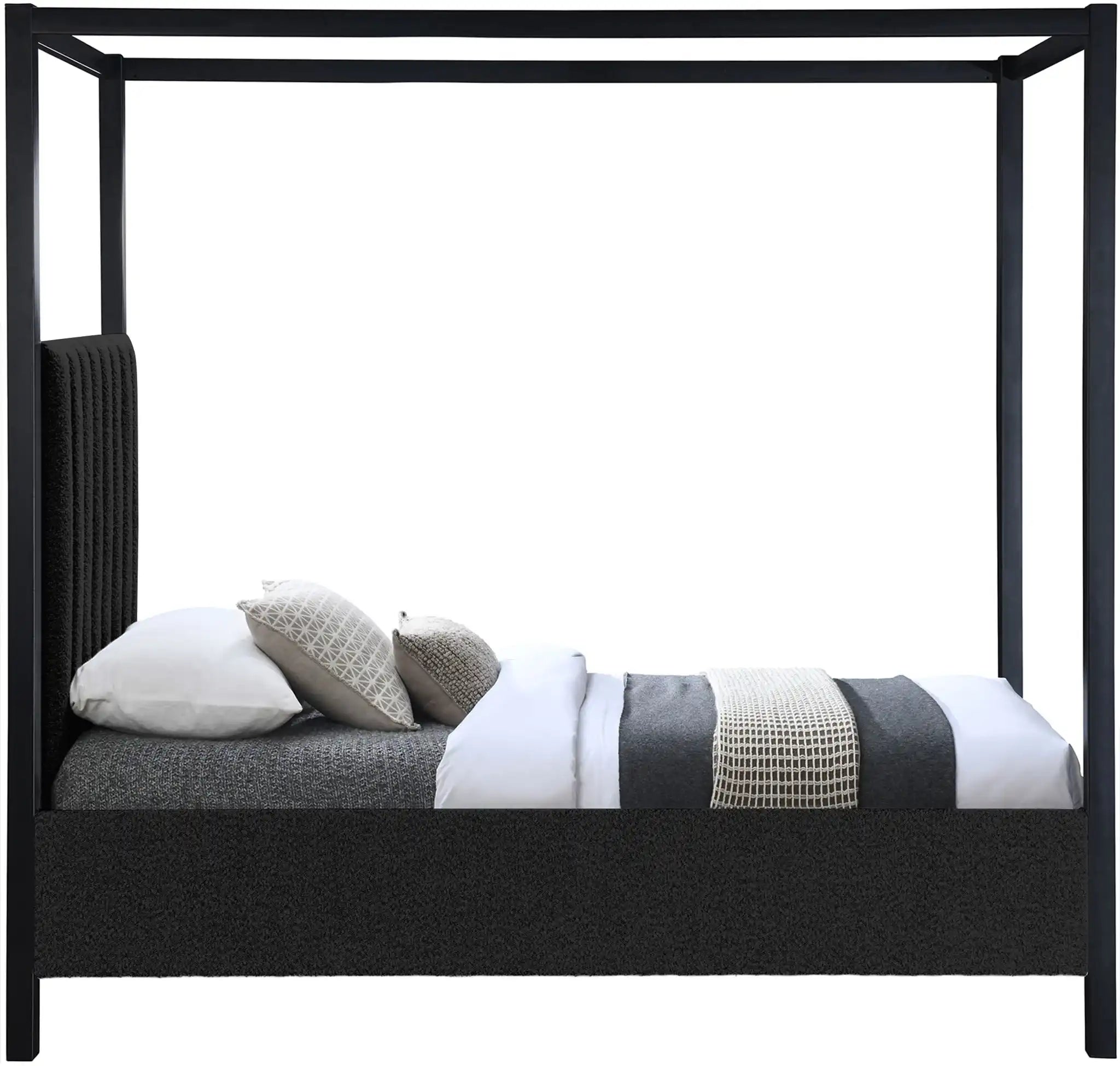 Kelly - Bed