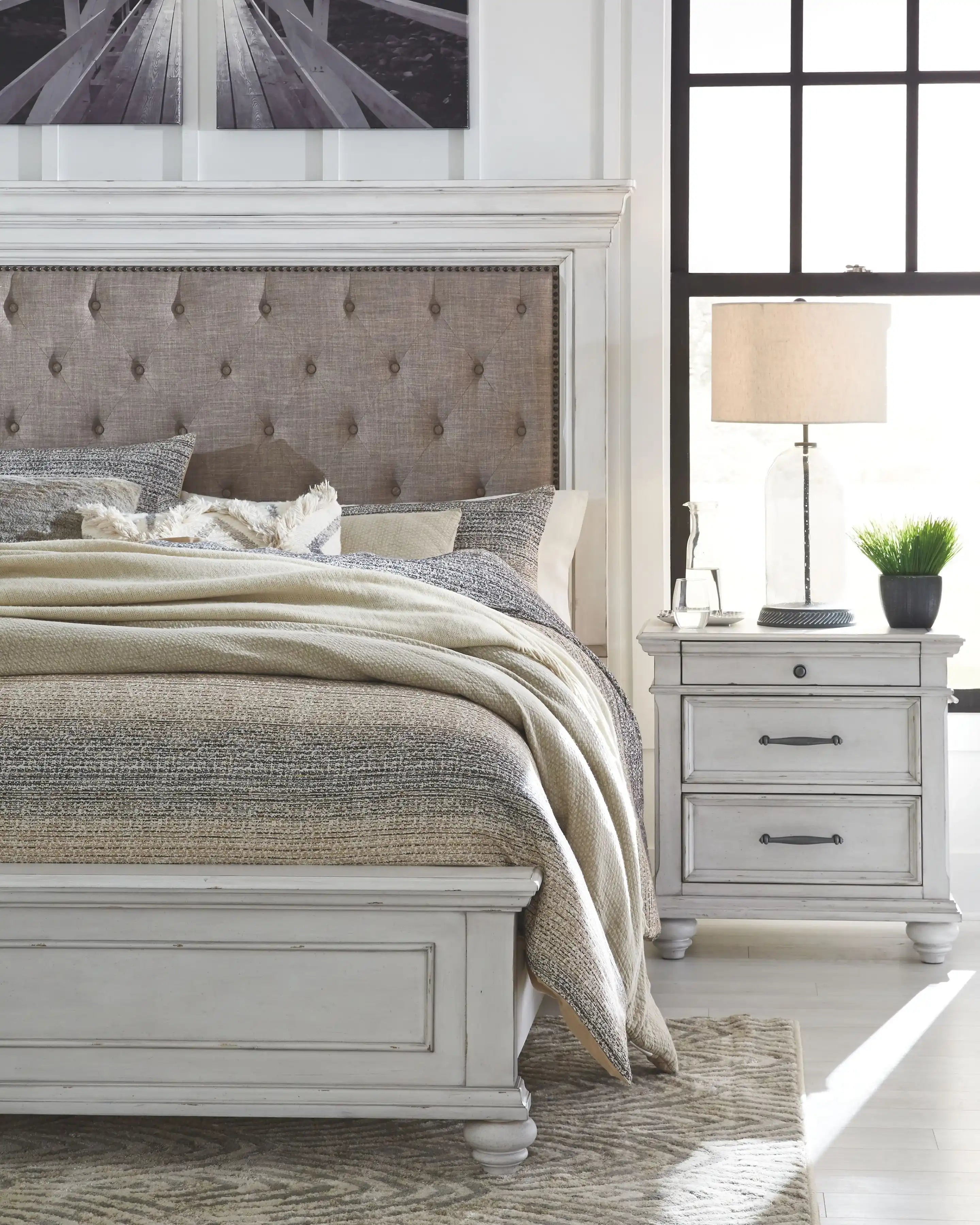 Kanwyn - Upholstered Bedroom Set - Best Buy Furniture