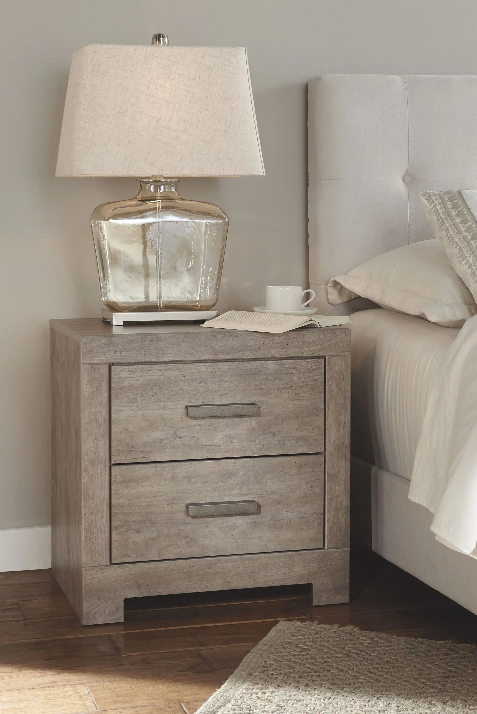 Culverbach - 5 Pc. - Dresser, Mirror, Queen Upholstered Bed, 2 Nightstands - Gray - Best Buy Furniture