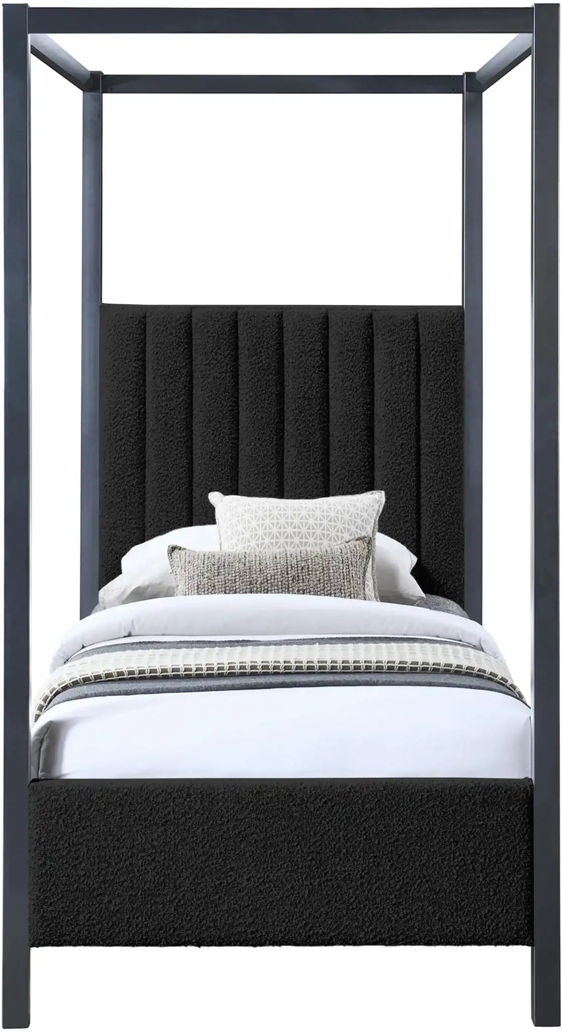 Kelly - Bed