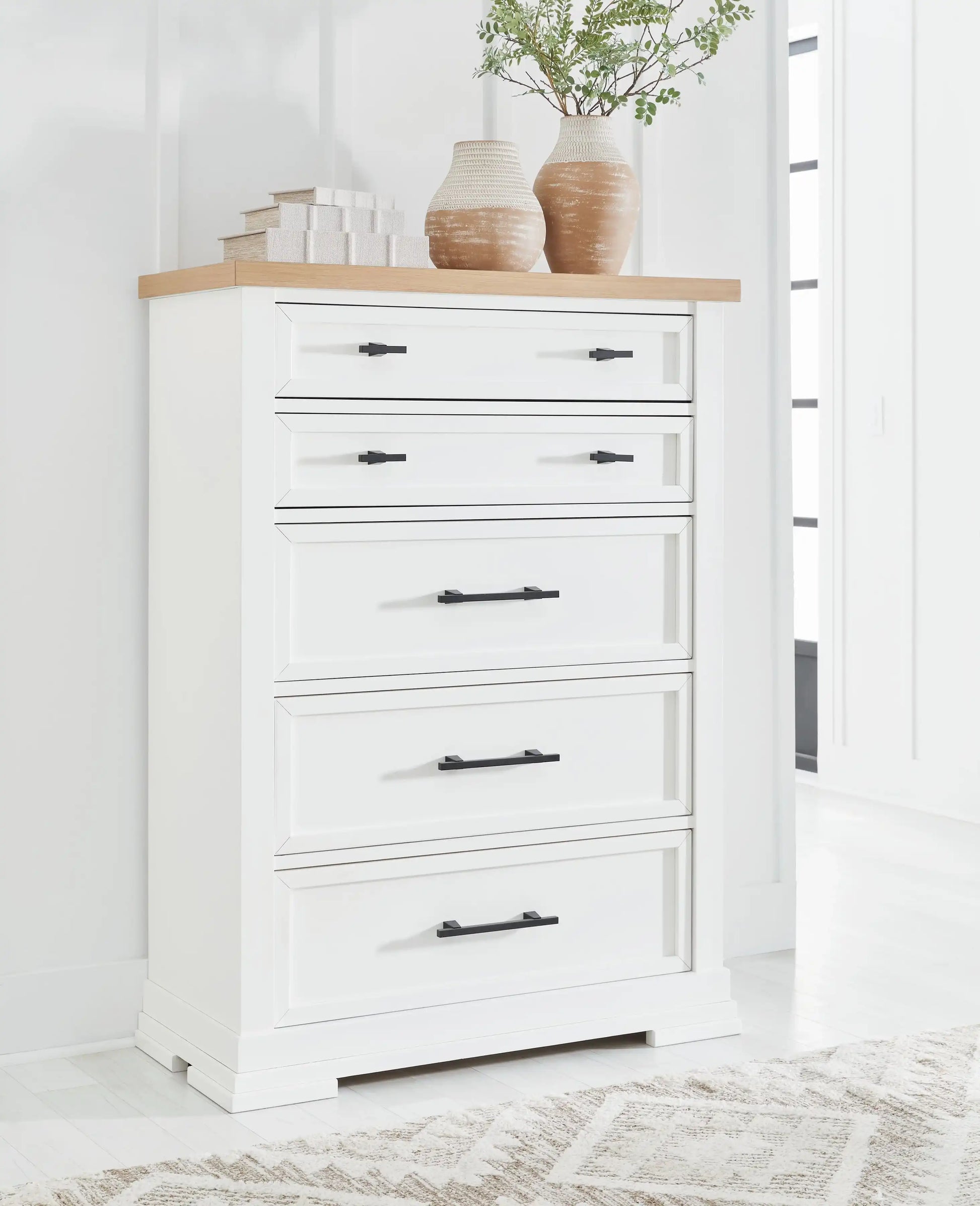 Ashbryn - Five Drawer Chest - White / Natural - Best Buy Furniture