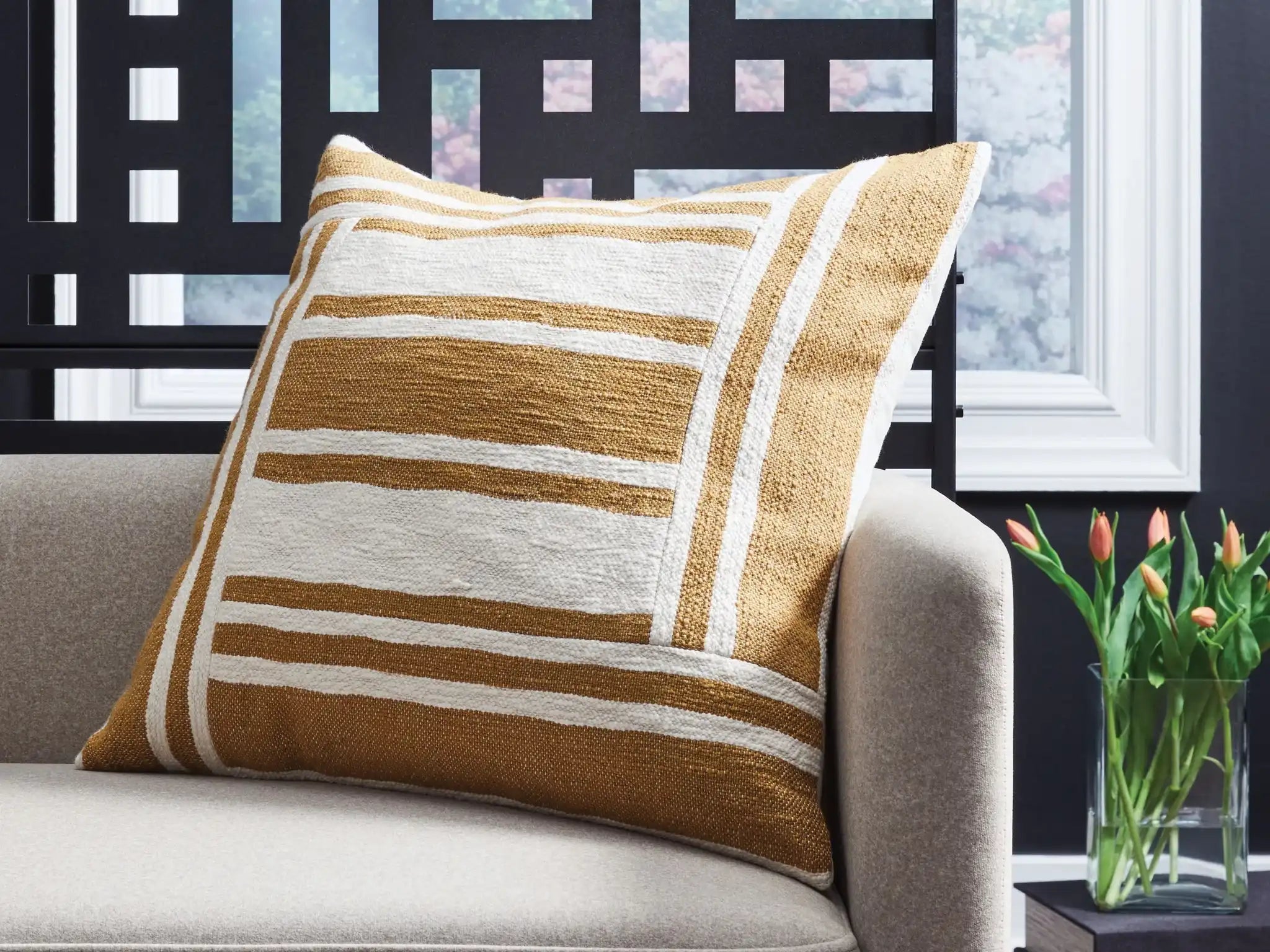 Darrman - Pillow - Best Buy Furniture