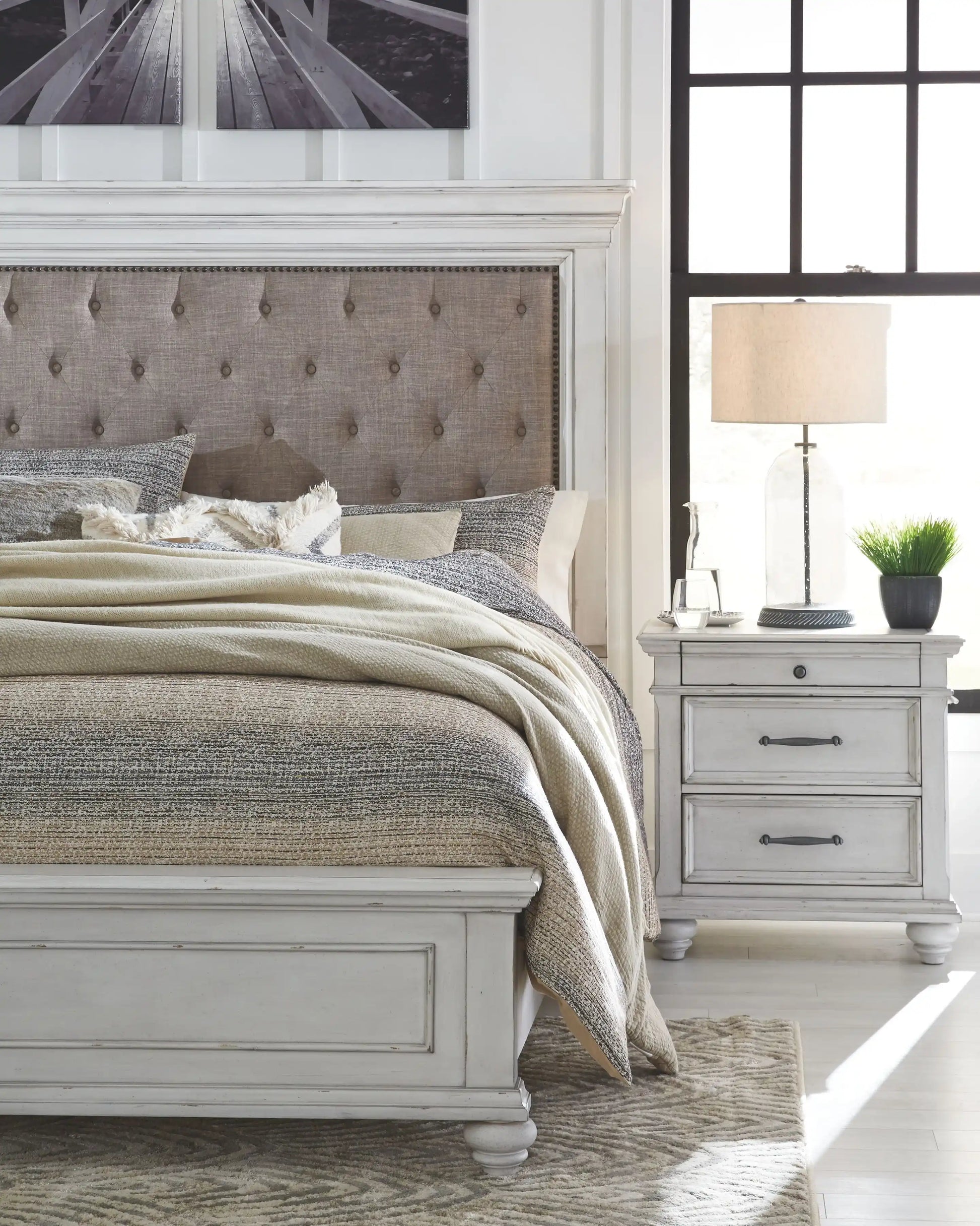 Kanwyn - Upholstered Bedroom Set - Best Buy Furniture