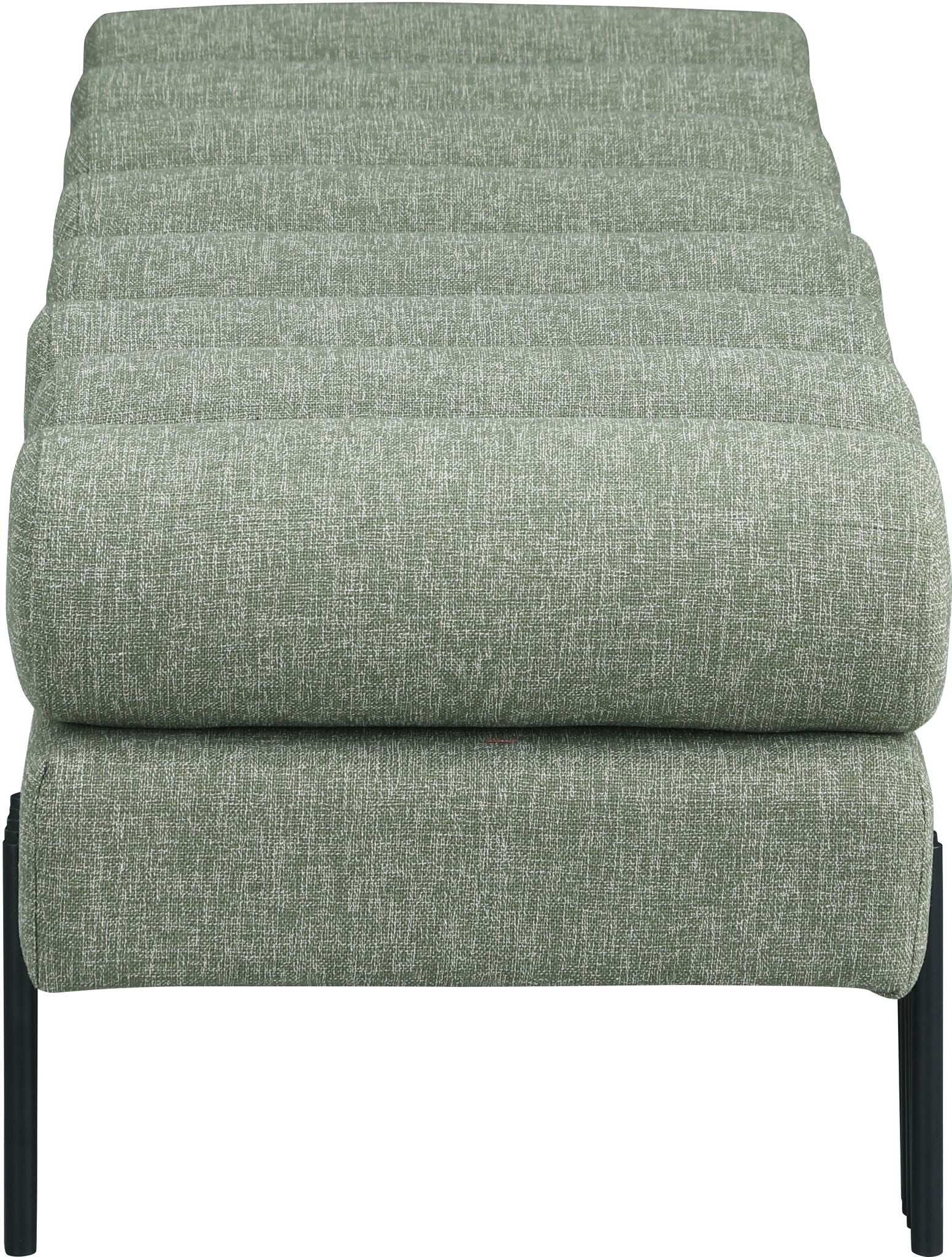 Akeela - Bench