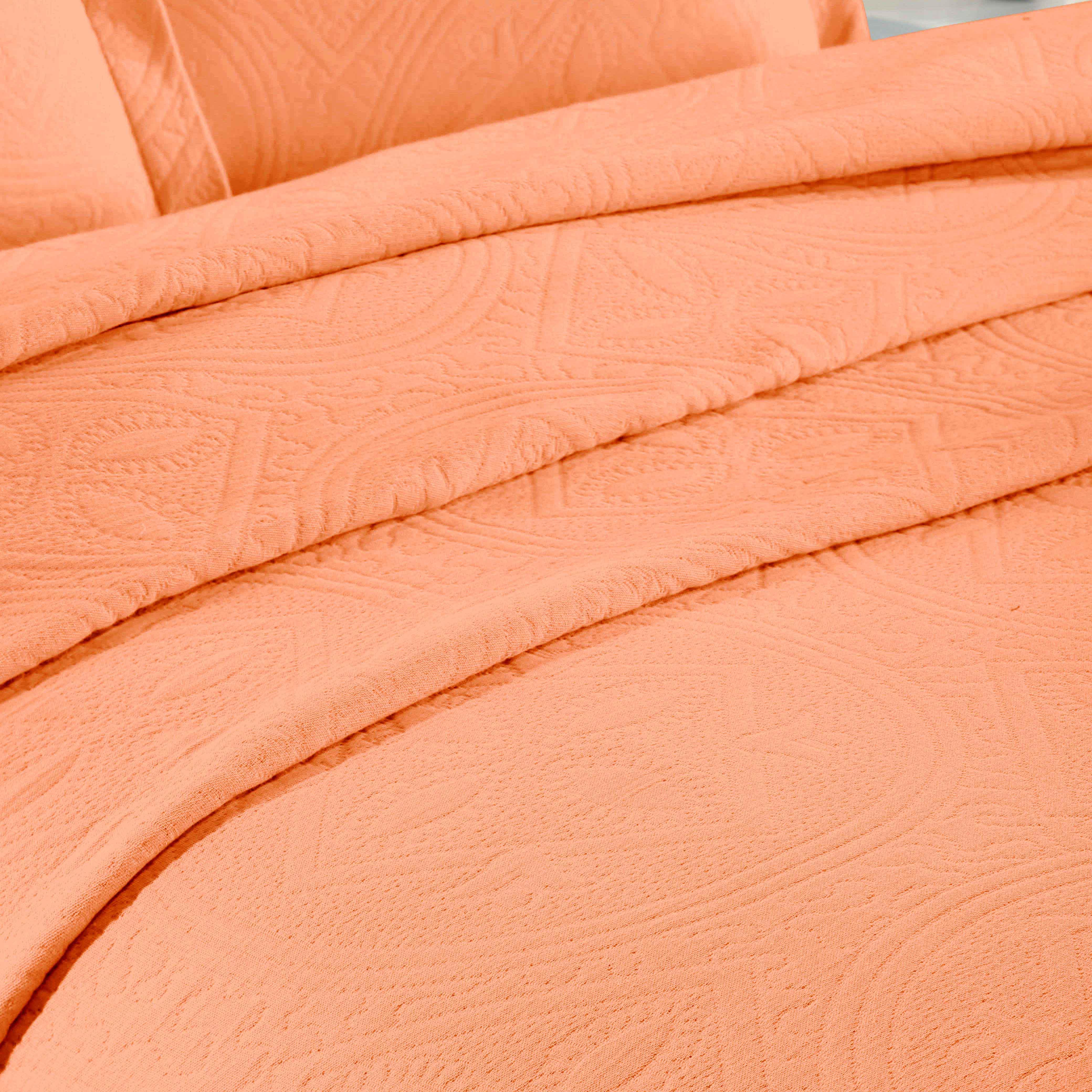 Celtic Circle Cotton Jacquard Matelasse Bedspread Set - Bedspread by Superior Brand