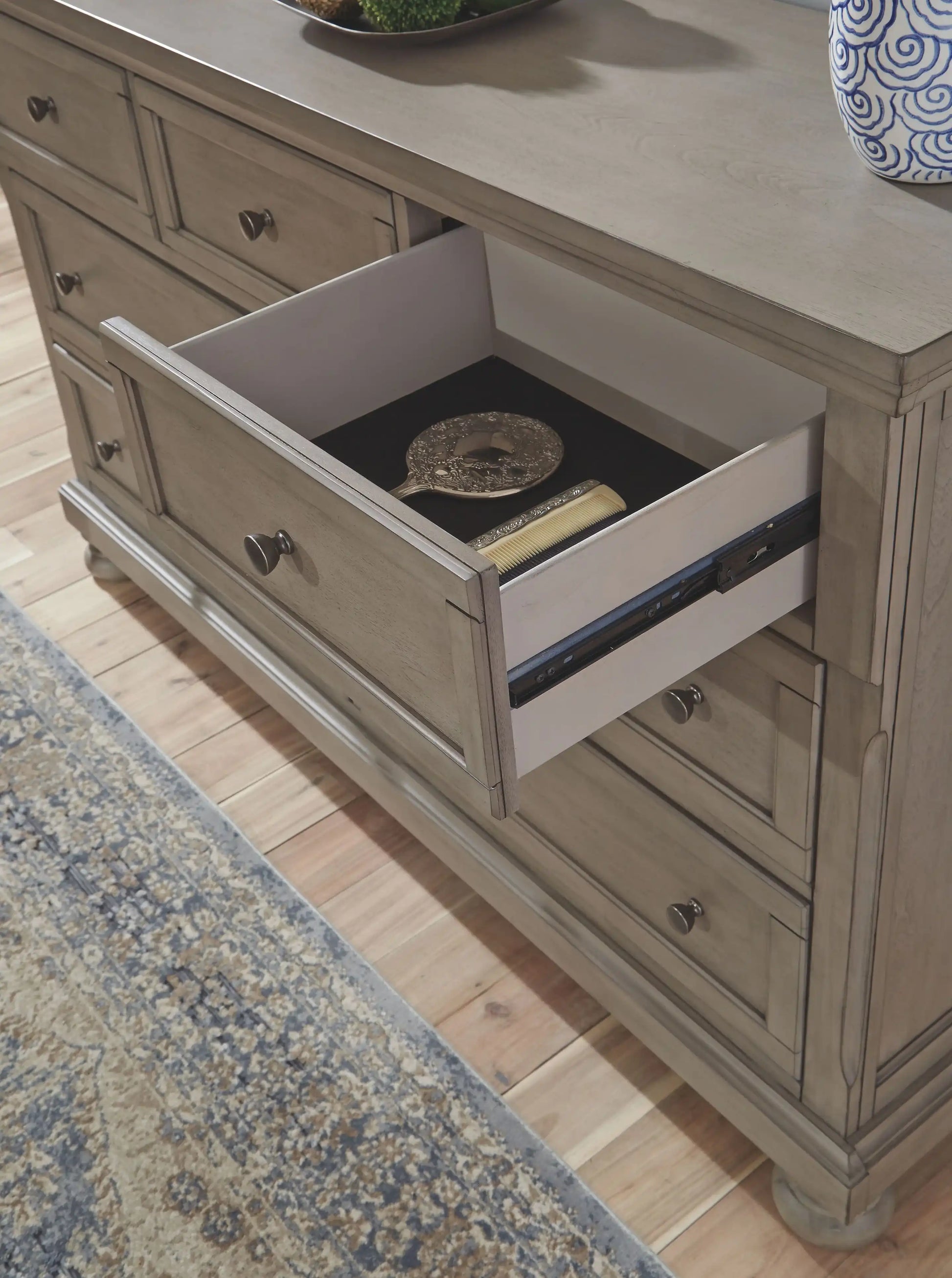 Lettner - Dresser, Mirror - Best Buy Furniture