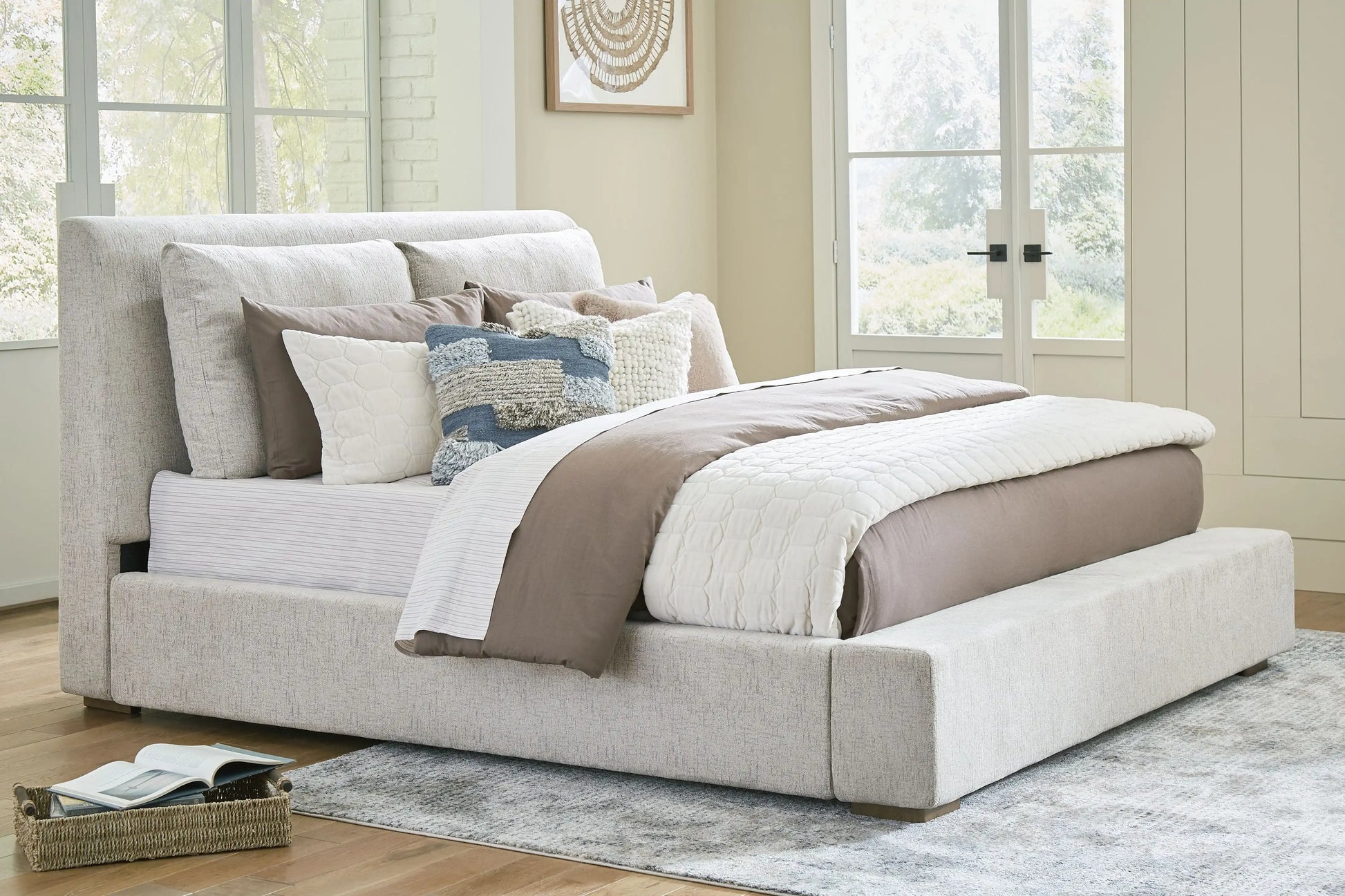 Cabalynn - Upholstered Bed - Best Buy Furniture