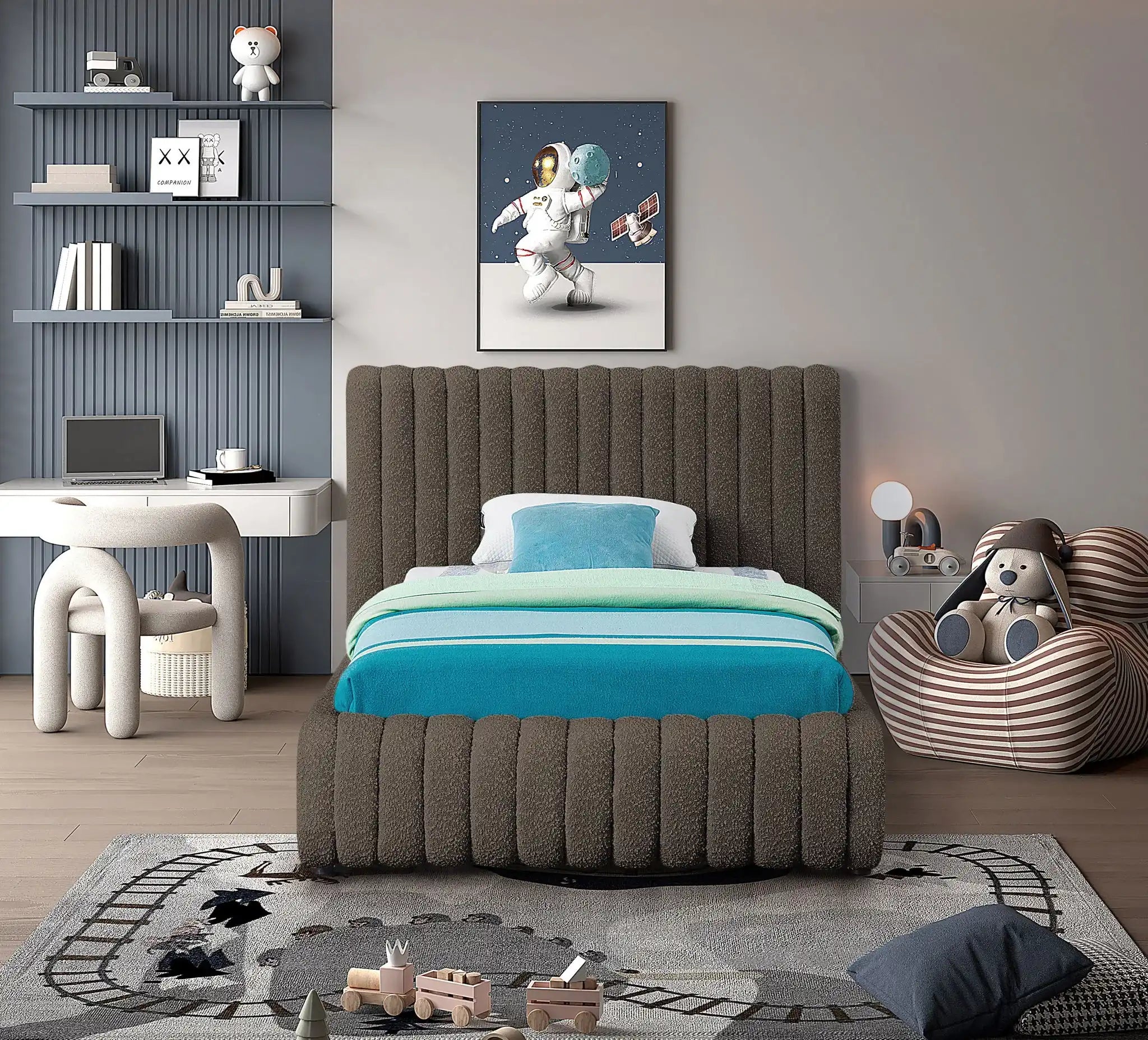 Nash - Bed