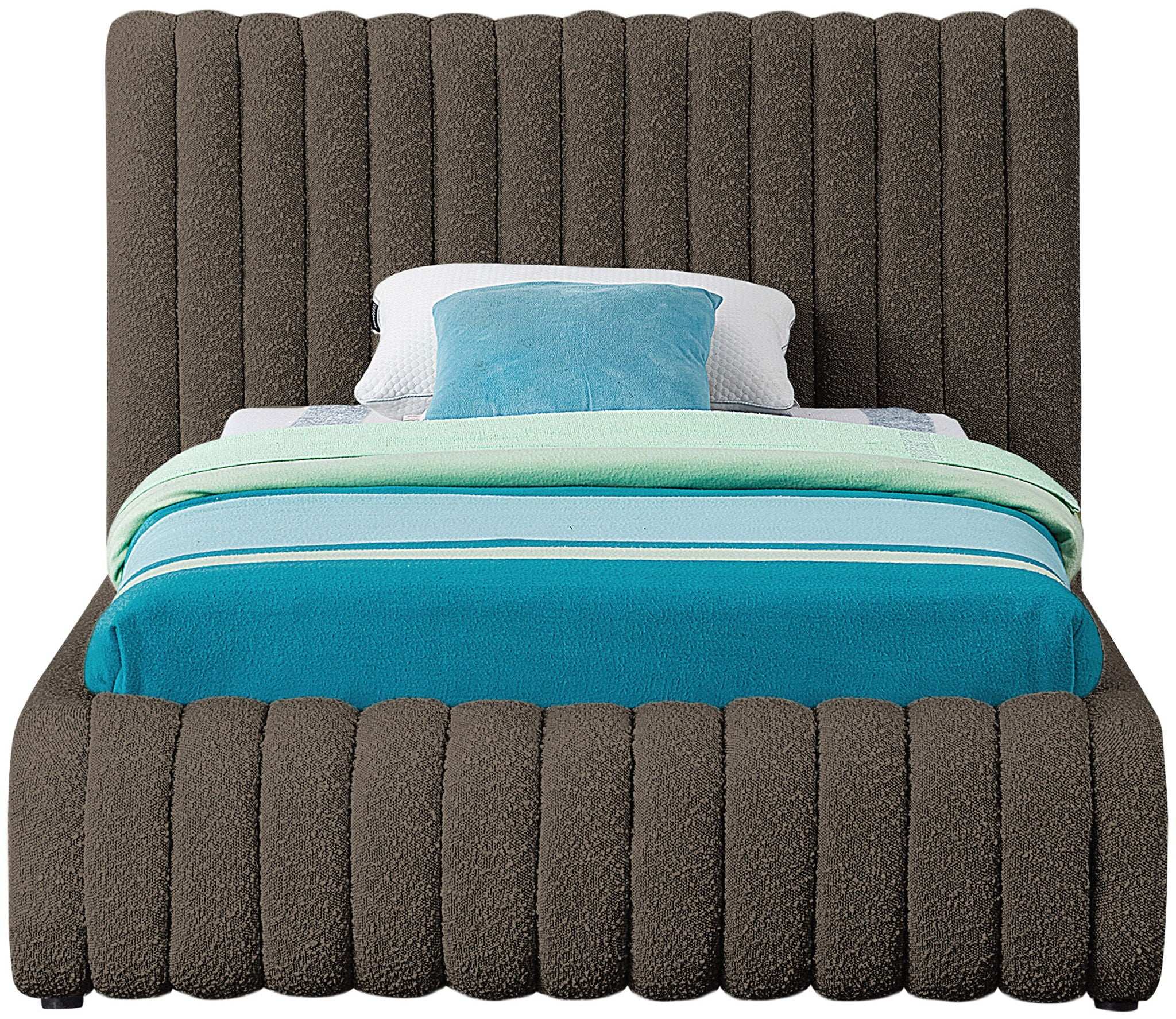 Nash - Bed
